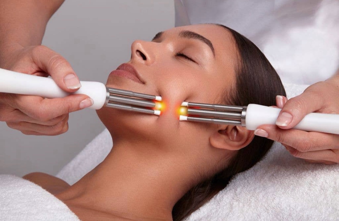 “✨ C.A.C.I. Lift – The Non-Surgical Facelift!
Microcurrent technology works directly on your facial muscles to tone, lift, and sculpt. Instant glow and a more defined jawline after just one session 💆♀️
Who’s ready for their red-carpet glow?
Drop a ❤️ if you’ve tried CACI!
#CACILift #NonSurgicalFacelift #MicrocurrentFacial #FacialLift #antiaging