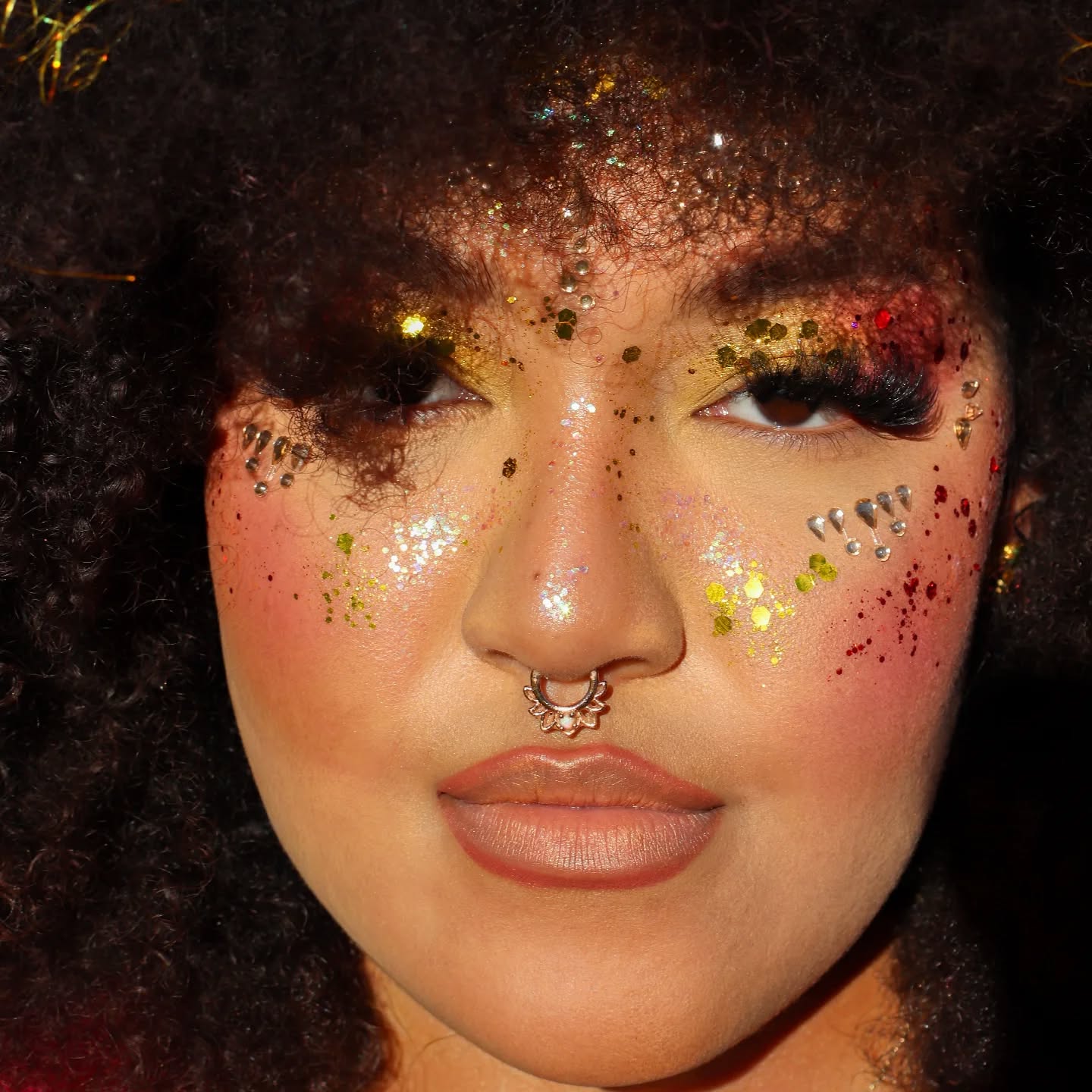 Getting clients rave-ready with bold, beautiful looks that pop under the lights. Full glam, hair extensions, gems, and that signature Glam & Glo radiance this is how you stand out at EDC 2026.
Want in? ✨ Text or call (702) 358-1161 or glamandglouniversal@gmail.com to reserve your spot today.
#edclasvegas #ravebraids #ravemakeup #pulr #insomniac