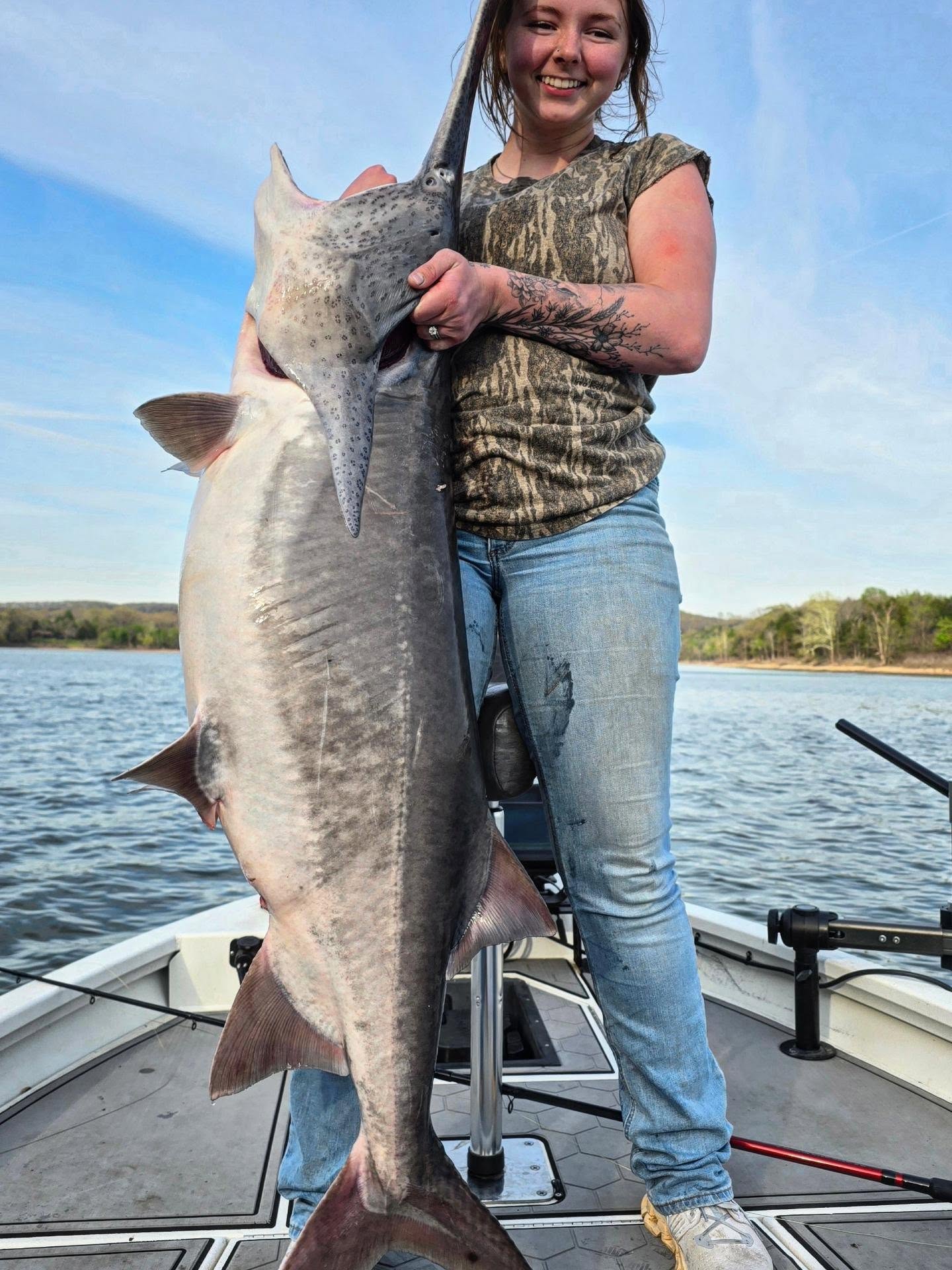 Playing catchup from the last few weeks still.
#paddlefish #spoonbill #tablerock #Frenzelsguideservice #fishingbranson.com
