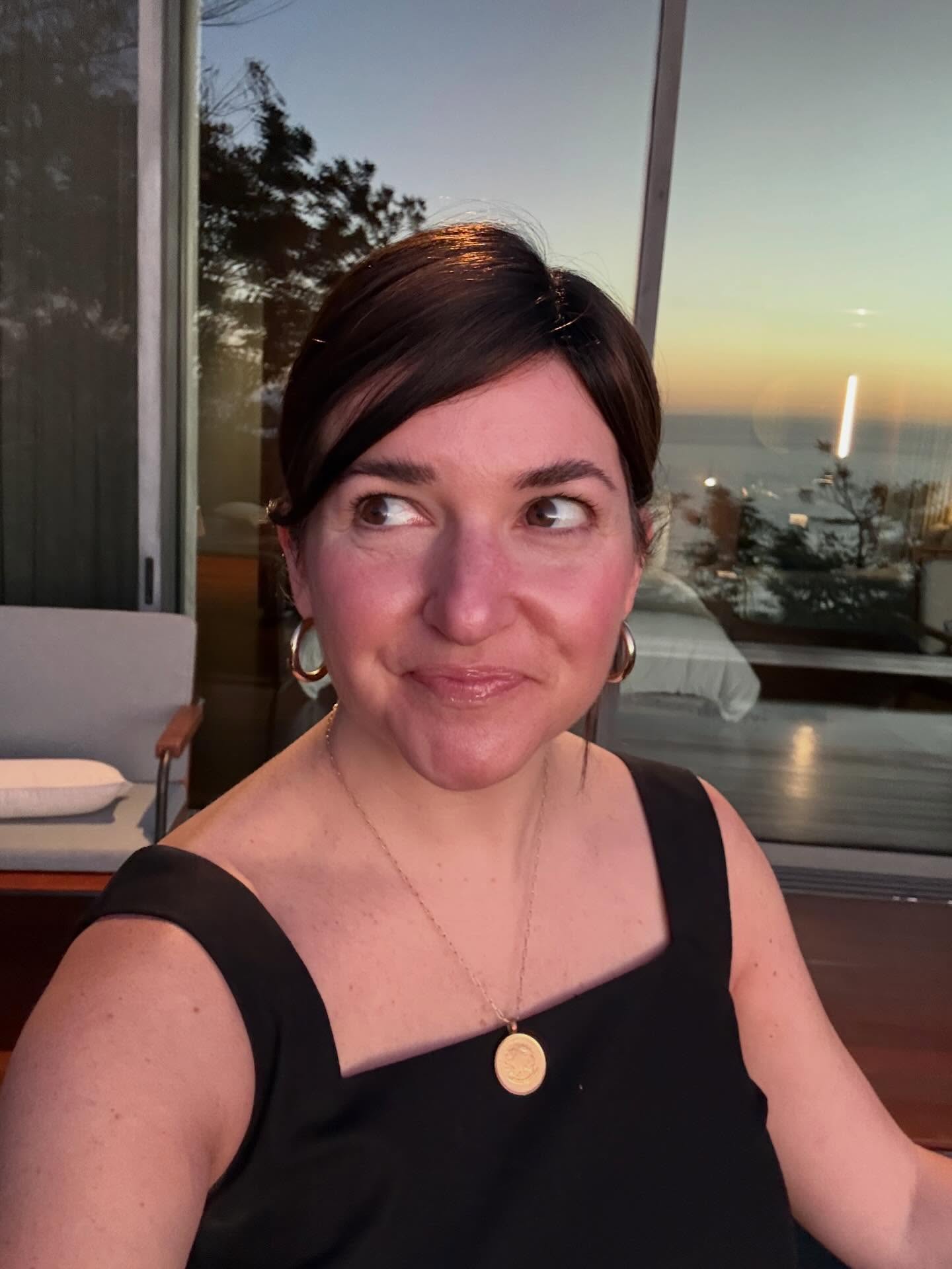 Feeling the spring energy… and something shifting in me.
A different season—
as a woman, as a leader, as a mother.
I don’t have it all defined yet.
Less push.
More presence.
Still building—just differently.
#feminineleadership
#womeninbusiness
#leadershipjourney
#thisseason
#womenwholead