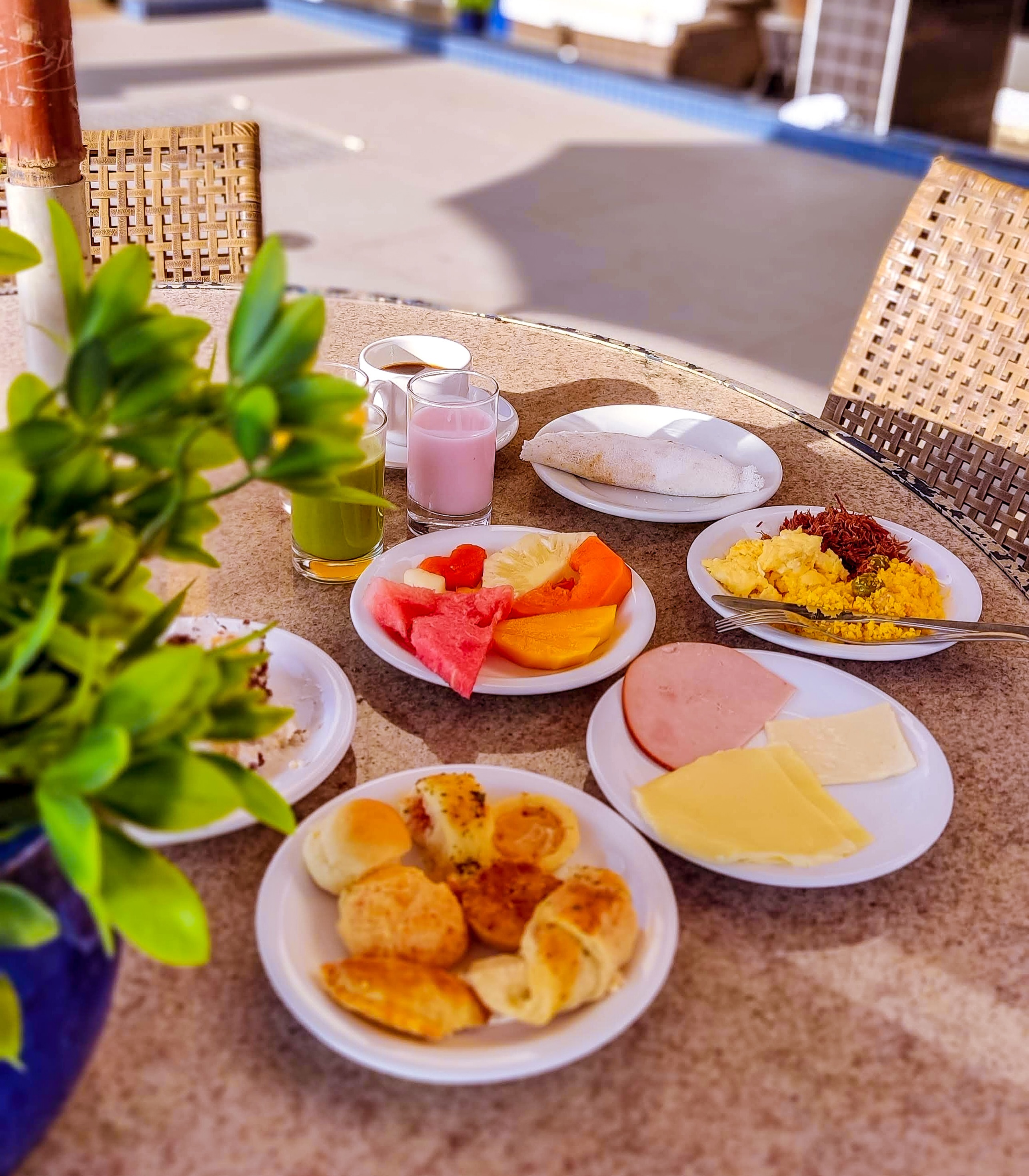 Na nossa área de lazer, o café ganha outro sabor: a brisa do mar, o clima leve de Maceió e aquela sensação gostosa de não precisar correr contra o tempo. 🌊✨
