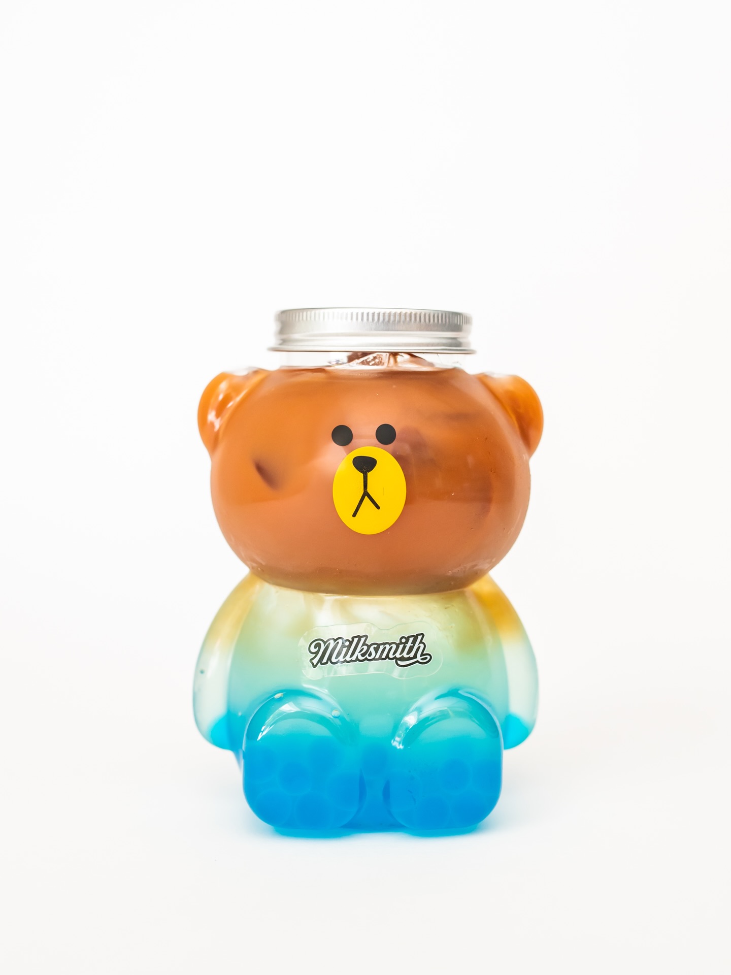 Posting our Boba Bear cuz he’s cute and we could all use a lil pick-me-up 😉 🐻 🧋
.
.
.
📍Johnston Terminal til 7pm
📍Corydon til 10pm
.
.
.
#boba #cuteness #wpglocal #icecreamshop #milksmithicecream