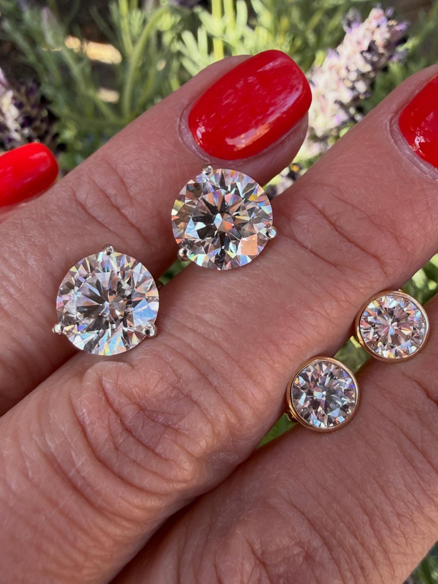 Diamonds studs are a beautiful accent to an outfit, I love mine and I wear it all the time. This larger one is 7ctw and the little ones are 1.7ctw #cutie And how lucky are those born in April to have diamond as their gemstone!!
