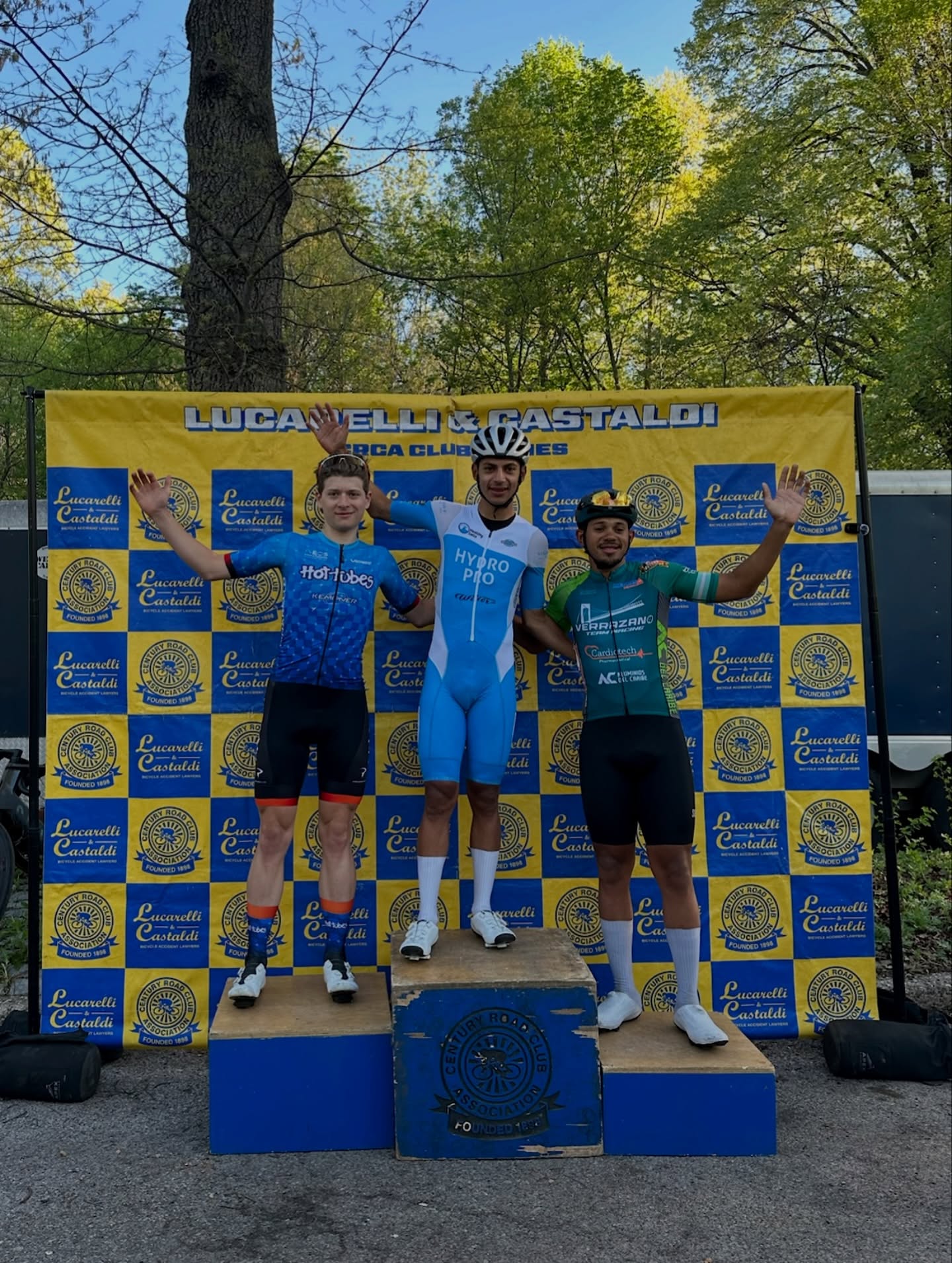 On Saturday, @sylvan_garrelts took home second place at the CRCA Mengoni Grand Prix in NYC!🌃🥈🔥
“The race started out really hard with constant attacks. With about three laps to go, I jumped across to a group of four guys that had attacked. Two more groups jumped across making it about 10~12 guys. This ended up being the group that made it to the finish line. In the sprint I was sitting about 4th wheel. The guys behind started sprinting early, so I had to as well, and was able to pass all but one before the end.
— Sylvan Garrelts
Stay tuned, because the guys are heading back to Europe soon for the second racing block! Until then… #HTFL!
As always, a huge thanks to our sponsors:
@envecomposites
@wahoofitness
@vergesport
@pinarello_official
@kask_sport
@ride.shimano
@julbo_eyewear
@waltonenduranceco
@usacycling
@blackswiftgroup
@procyclistfoundation
Domestique Foundation
Kempner