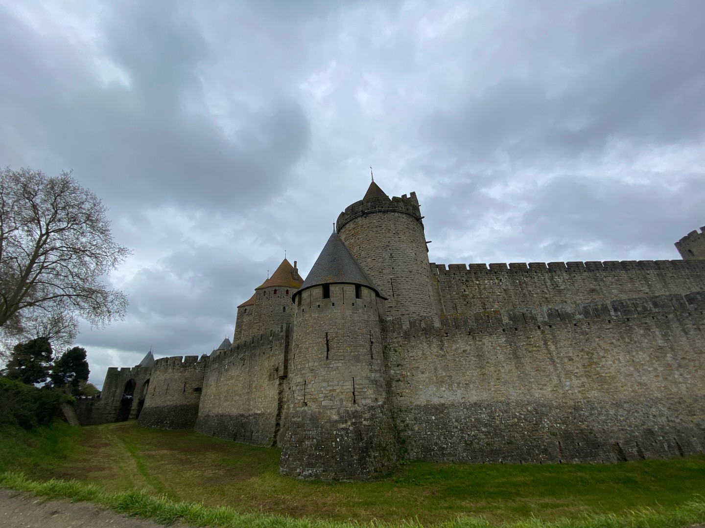 Dramatic skies in Carcassonne. #carcassonne #frenchguide #carteblanchetours #occitanytours