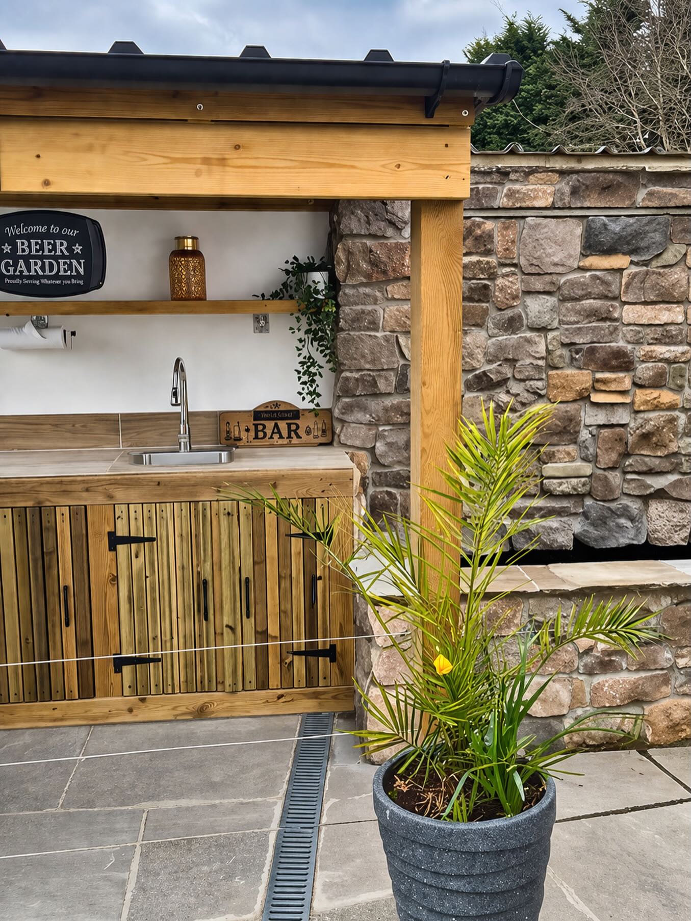 Multi Blend Stone Veneers
ZClad Natural Stone Cladding
Our Multi Blend Stone Veneers feature a mix of natural tones that work perfectly around garden bars, outdoor spaces, and feature areas—adding warmth, texture, and a standout finish to any setting.
📍 Want to use Multi Blend Stone Veneers on your next project?
🌐 www.zclad.co.uk
📞 01869 220 050
#stoneveneers #gardenbar #outdoorliving #featurewall #compositestone