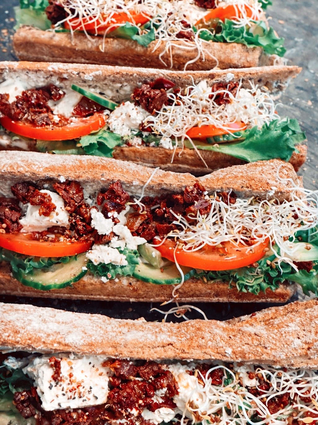 Size matters…🥖
Speciellt när det kommer till lunch.
Matigt, rejält och gjort för hungriga team
👉 boka till nästa möte via info@frukostleverans.se
#frukostpåjobbet #lunchbaguette #morrisandbens #företagscatering