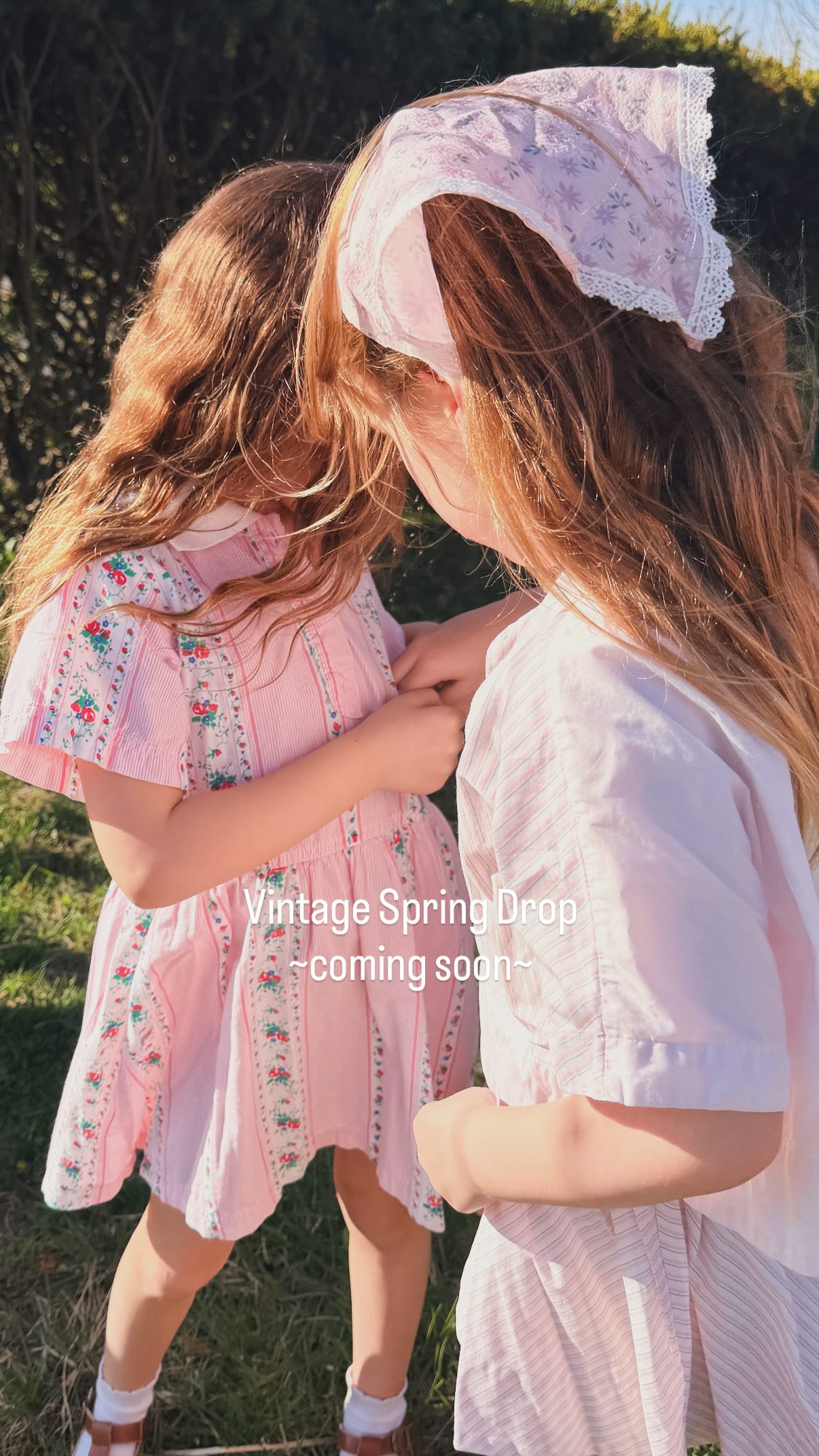 The spring drop arrives 4.20 — filled with one-of-a-kind 90’s dresses, 70’s lace, soft florals, and pieces made to be lived in, played in, and passed down.
Sunlight, fresh air, and little moments that feel like forever… this is what I had in mind creating this drop.
Each piece is handpicked, no two the same — just easy, nostalgic spring dressing for your girls.
4.20 ♡
Set your reminders — the sweetest pieces go fast.
.
.
.
.
.
#vintagekidsclothes #vintagechildrensclothes #vintagedress #90sfashion #kidsfashion