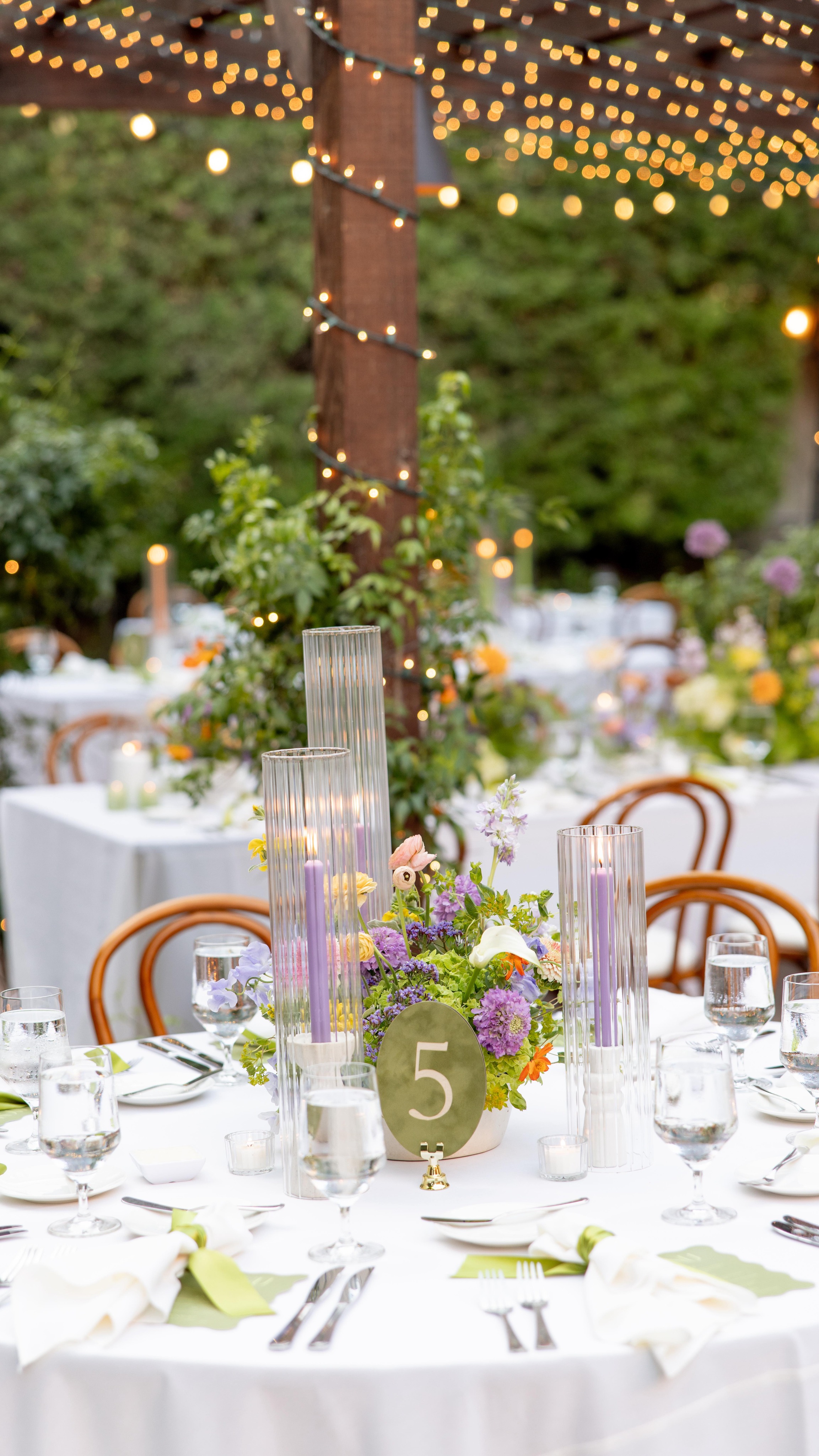 Ever feel like Wedding Planning Trends are unrealistic or out of budget?
———
In case we haven’t met - Brandi Jane Events likes to HELP brides that are currently planning their wedding. Offering tips & tricks to simplify the wedding planning process.
→ If you’re into that sort of thing, FOLLOW @brandijaneevents to check out our current Bridal Blueprint Course!!
———
Reserved seating at your Wedding Reception is common for most weddings - why not make the place setting match the over all esthetic of the wedding??
Try using a long ribbon with your guests names printed on the ends, then tie the ribbons so the names show.
Wedding Planner Tip - your napkin & the thickness of the ribbon will determine if the tie will hold. Ask your linen vendor for their best suggestion before buying the ribbon!
An easy way to turn necessary wedding needs into part of your wedding design!
✨Follow along for more at @brandijaneevents