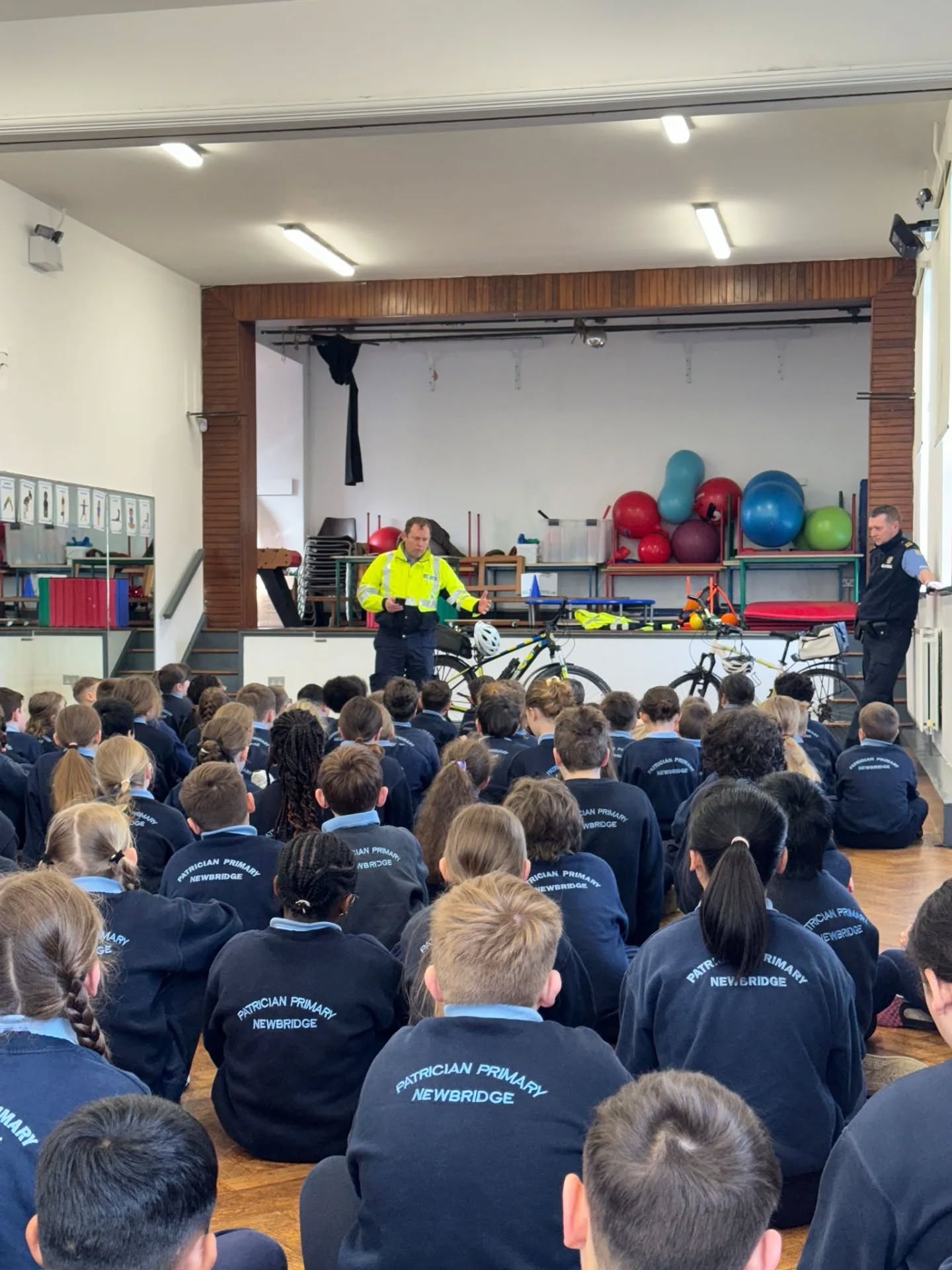 A huge thank you to our local community guards Brian and William who came in to speak to all the classes about cycle safety. ๐ฒ๐ We learnt that ebikes and escooters are illegal for under 16s and also got some great advice on how to stay safe on the roads ๐ฆบ๐ฆ๐ธ