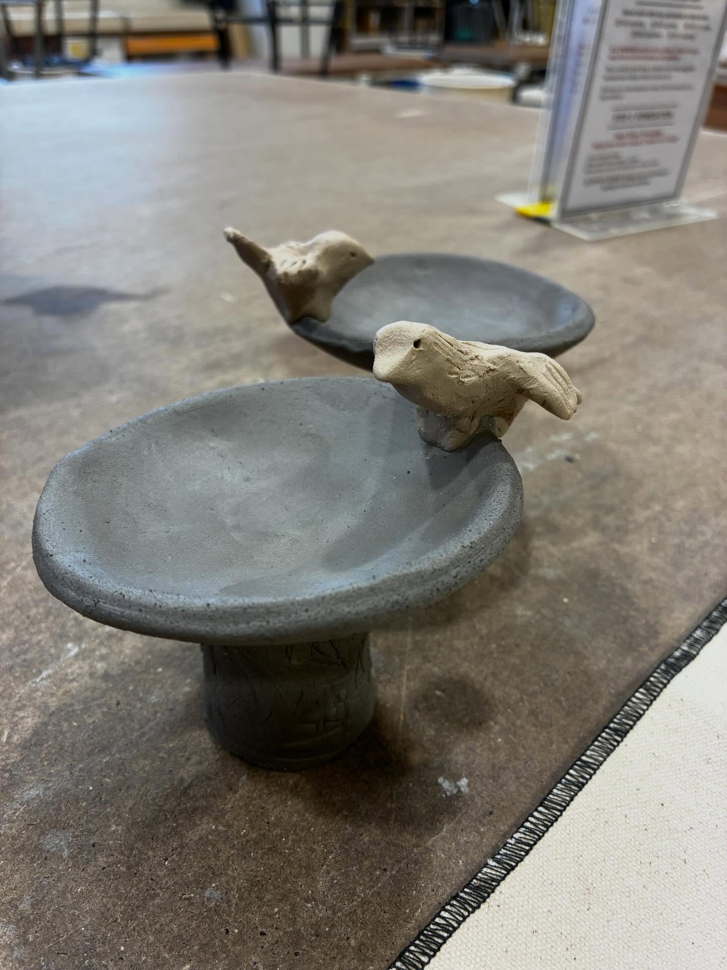 Making little bird bath trinket dishes/teabag holders. Have made some as dishes before without the base, but thought these might look cute. What do you think? Should I make more?
#ceramicbirds #trinkettray #teabagdish