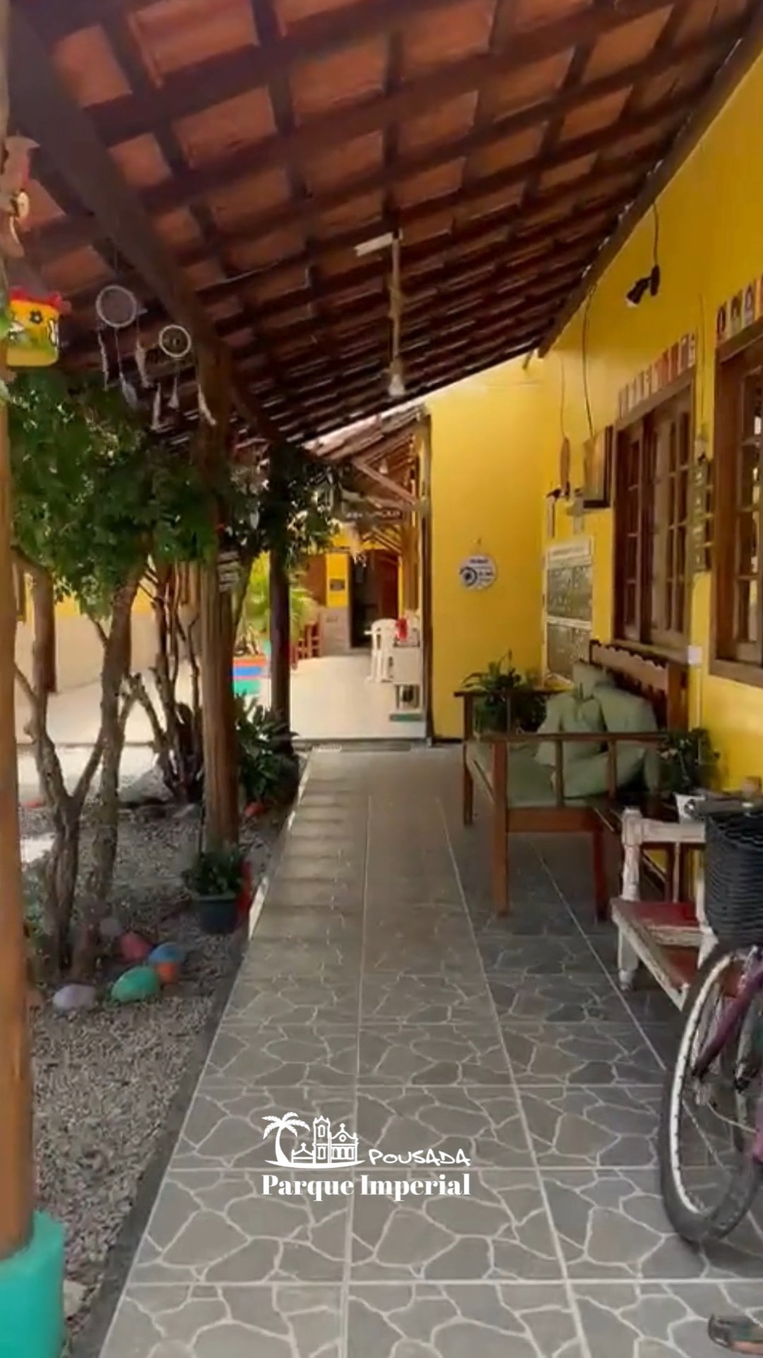 Férias de julho chegando — e a agenda da família ainda em aberto? 🗓️
Paraty é o destino certo: centro histórico de pedra, cachoeiras, passeios de barco e uma natureza que encanta adultos e crianças.
A Pousada Parque Imperial já está recebendo reservas para julho. Garanta o seu quarto antes que esgote! Link na bio. 🏡
#FériasDeJulho #Paraty #PousadaParaty #ViagemEmFamilia #ParatyRJ #BrasilÉLindo #OndeIrNasFerias #PousadaParqueImperial
