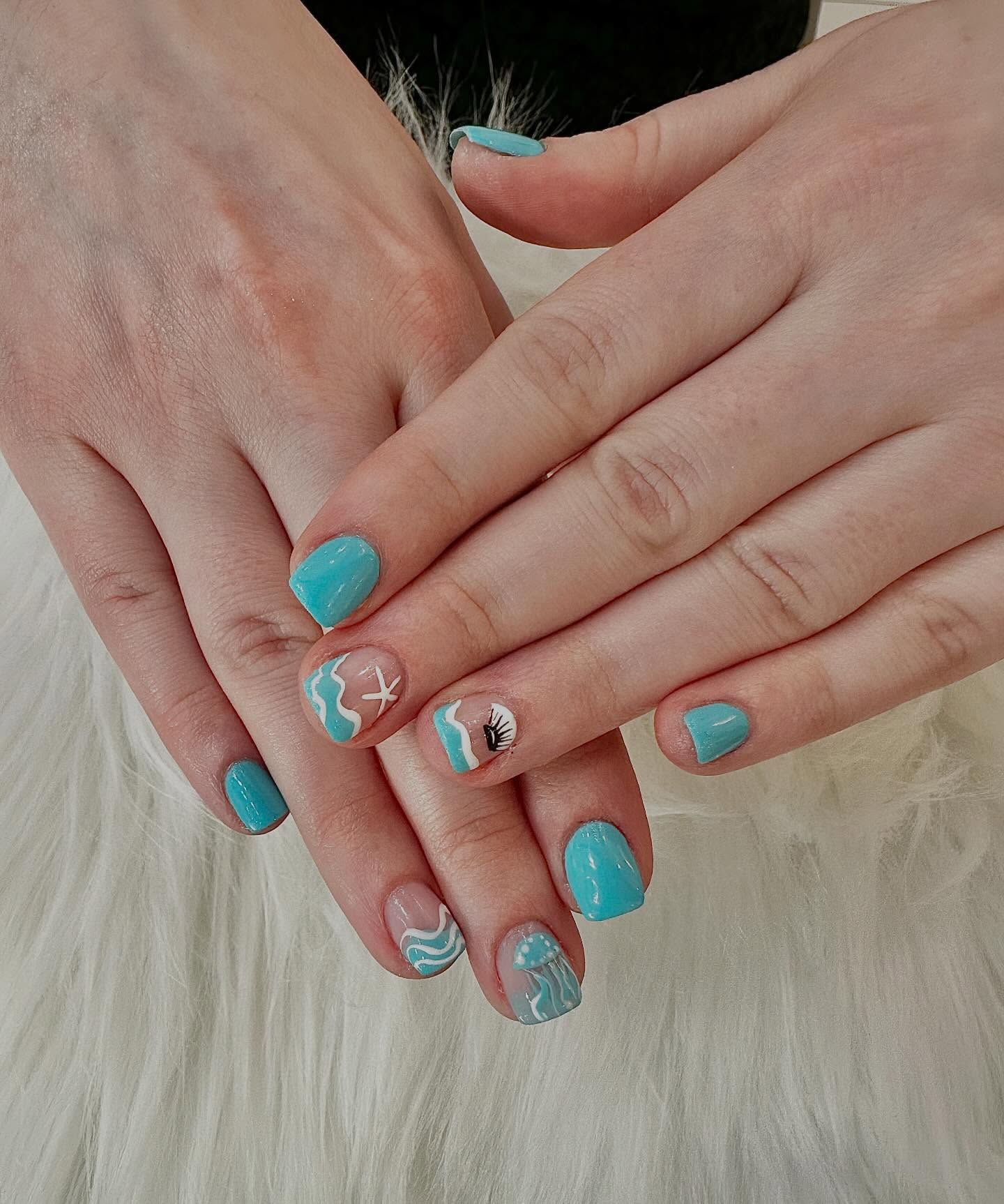 Gel manicure #vacationvibes @havynailbeautybar