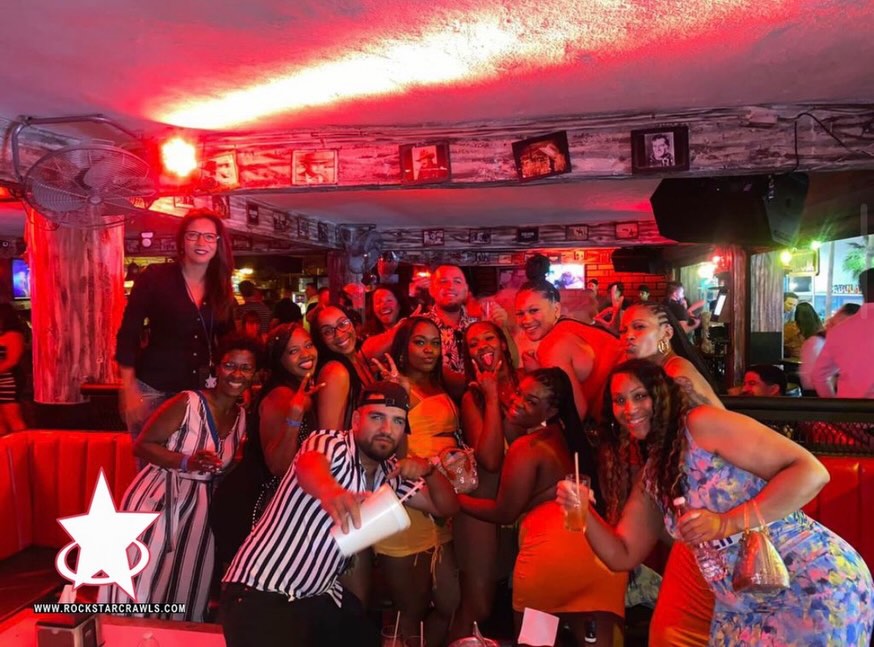 🍹🔥 Cabo nights with the crew — great drinks, nonstop vibes, and memories made on the dance floor all night long. 🌴💃 #CaboNights #PartyCrew #GoodTimes
