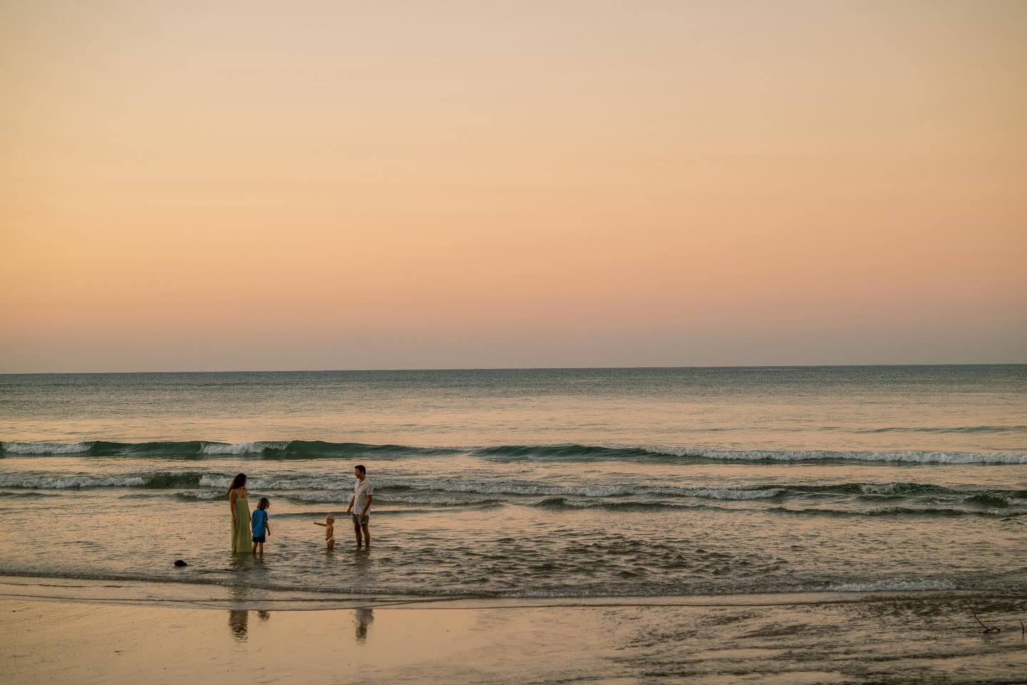 Part One, Joy’s beautiful family
Walking to the river as the sun goes down 🩵
#kauaiphotographer #kauaifamilyphotographer #kauaivacation #kauai #kauaisunset