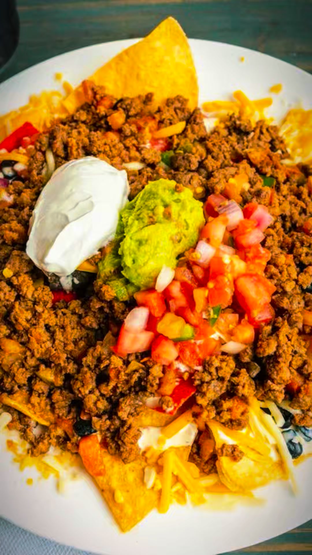 Super fresh salads and savory bowls are waiting for you at Firebox Grill! 🔥