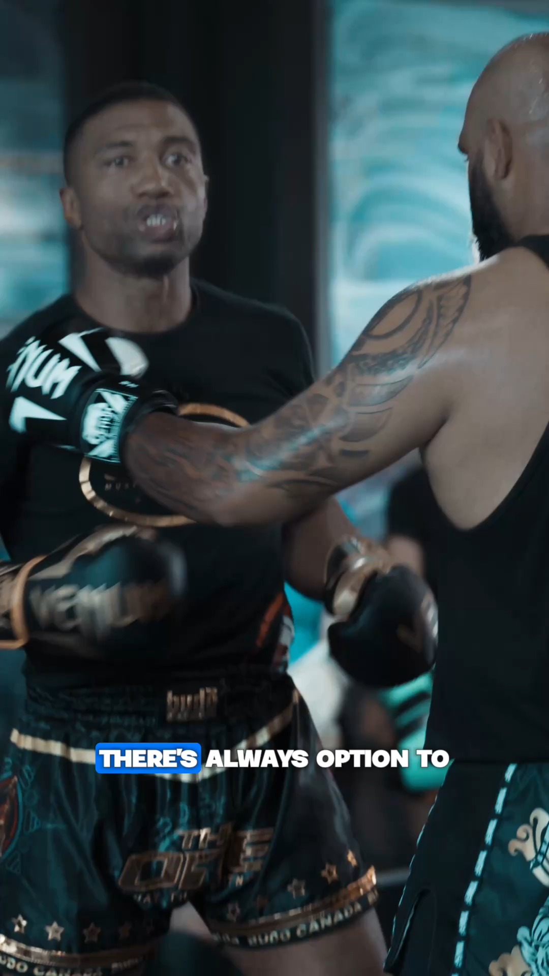 Simon The ONE Marcus gives another solid advice on the rear looping side elbow. Becareful when practicing this on a partner and always wear elbow pads if you are to throw elbows in sparring. Talk to coach. #teamLEGACY #whatsyourlegacy