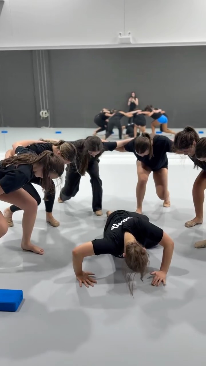 Closing off Term 1 with some final rehearsals for our performance at the Sydney Royal Easter Show 🐣 come and see our troupes on stage on Easter Monday at 10:30am!