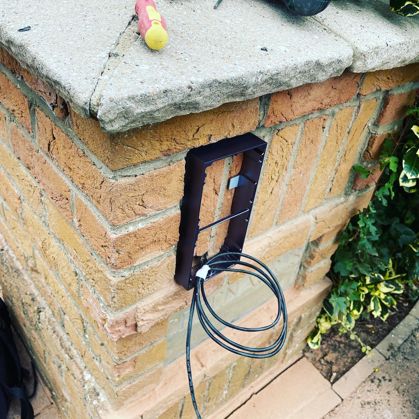 Video door entry system installation at this beautiful property in Northampton.
#hikvsion #gateentryintercom #videointercom #northampton #security #securitycameras