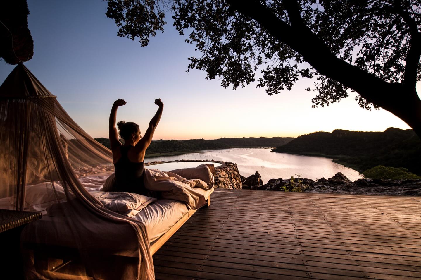 There’s something sacred about waking up beside the water… the sunrise paints the sky in colors you can’t name, and before the coffee even cools, the bush comes alive. A herd moving through the mist, a bird breaking the silence every drive reminds you that beauty isn’t just seen, it’s felt.
#WeAreBaruchSafaris #SafariSeekers #EndlessBaruchSafariAdventures #BaruchSafarisNamibia #Singita