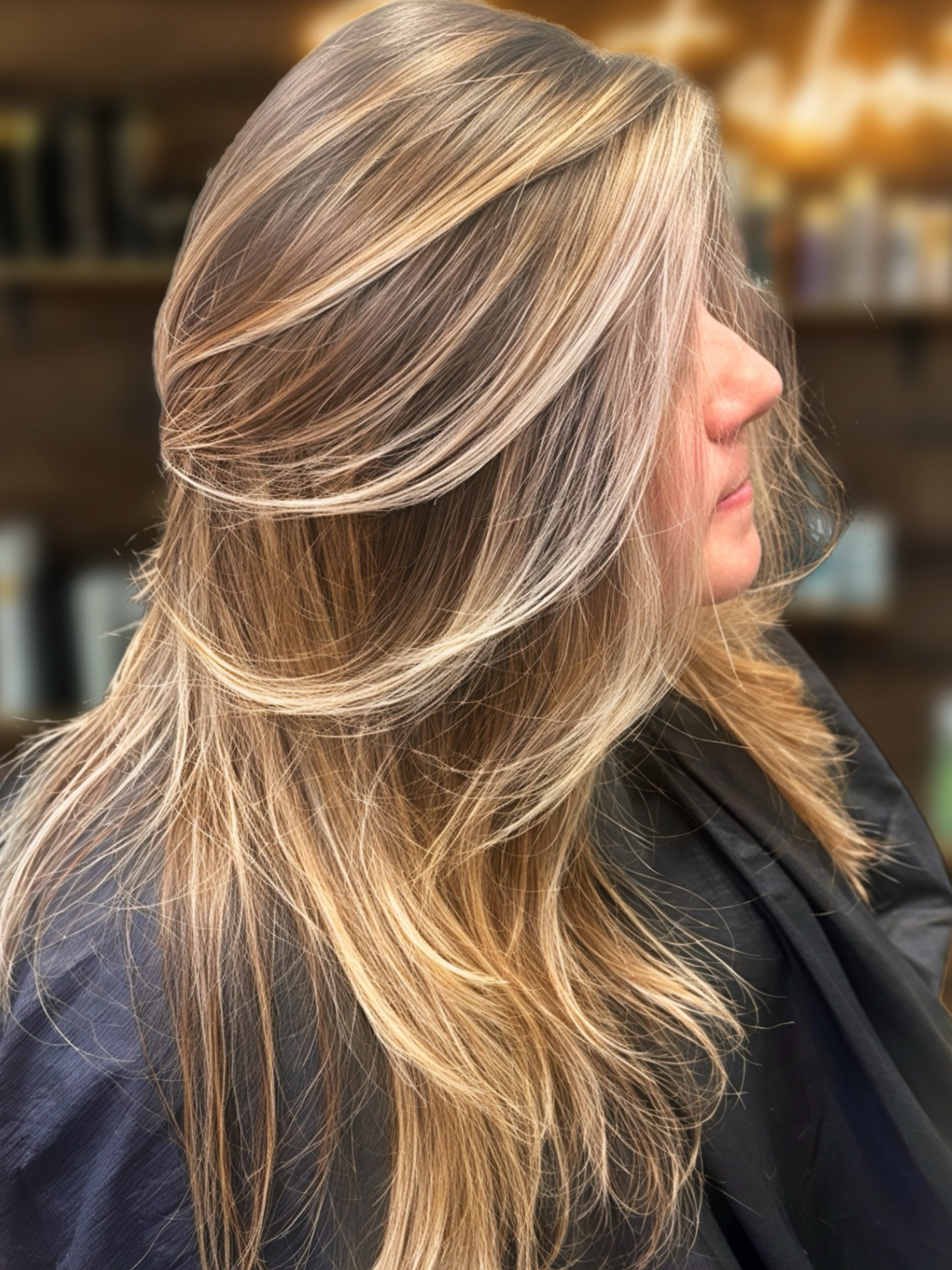 Could this be any more (sun) lit?
Haircut + lived in color by Amanda
@hair_by_manda_
book an appointment with Amanda on Thursdays and Saturdays by booking online or calling the salon.
#sunkissed
#livedinhaircolor
#longislandbalayage
#hairpainting
#salonhueofbabylon