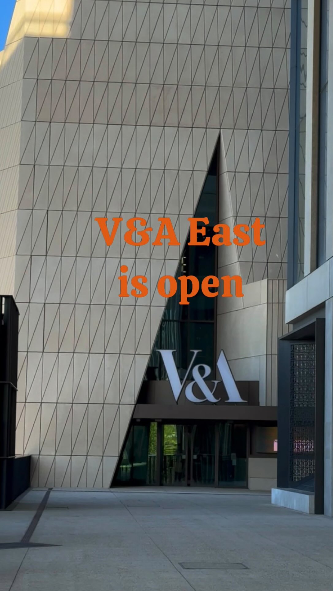 The V&A East opened their doors on Saturday. Here is a peek of what’s inside!
@vam_east
#v&aeast #eastlondon #eastlondonarts