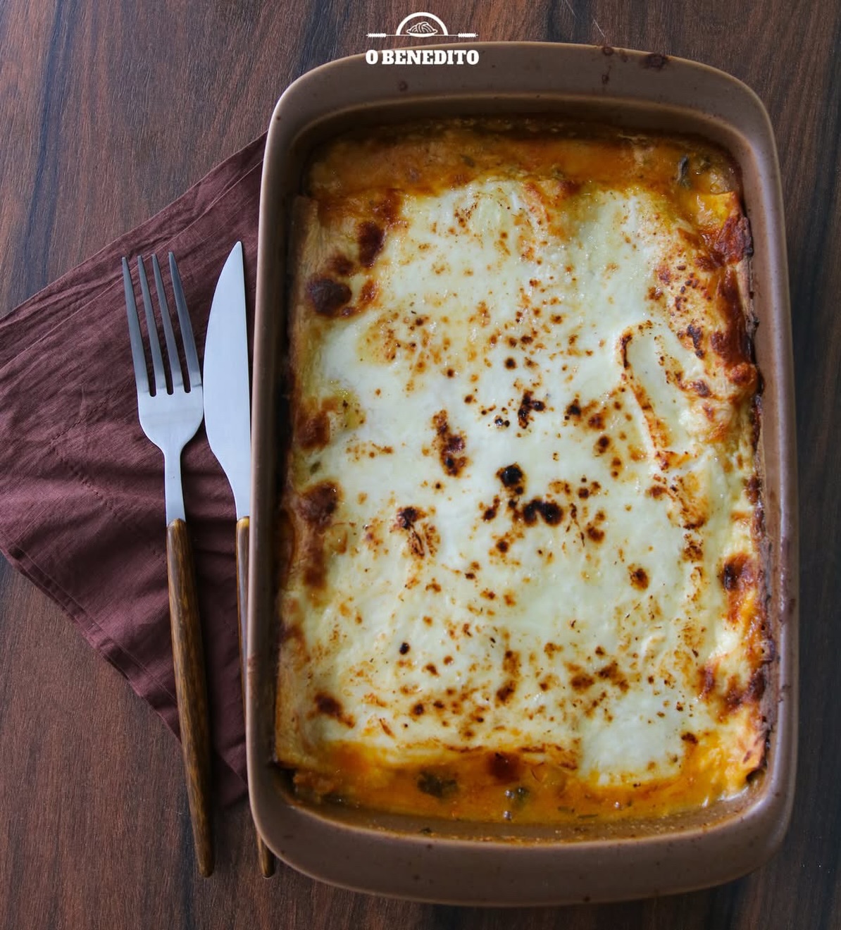 Depois do feriado, voltar à rotina pode ser um desafio, mas sua refeição não precisa ser.
Nada melhor do que contar com praticidade sem abrir mão do sabor. E é aí que entram as nossas lasanhas — perfeitas para facilitar o seu dia com muito mais qualidade.
Temos 4 sabores incríveis, disponíveis em porções de 1kg e também 500g, ideais para qualquer momento.
Confira nosso cardápio e escolha a sua.
#MassasArtesanais #Divinópolis #minasgerais