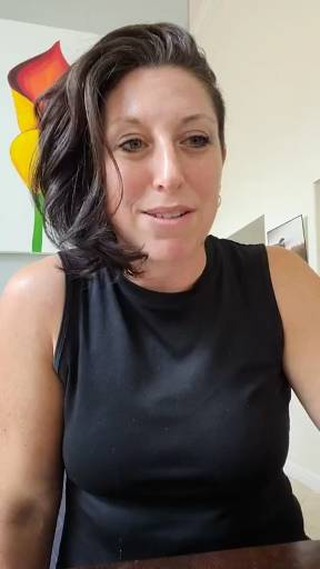 “Toning” = building muscle.
And cardio alone won’t get you there.
You need:
✔ resistance training
✔ progressive overload
✔ enough protein
That’s how your body actually tightens and shapes.
Comment LIFT if you’re ready to train smarter.
#liftlikeagirl #liftlikeawoman #menopause #bonehealth #progressiveoverload