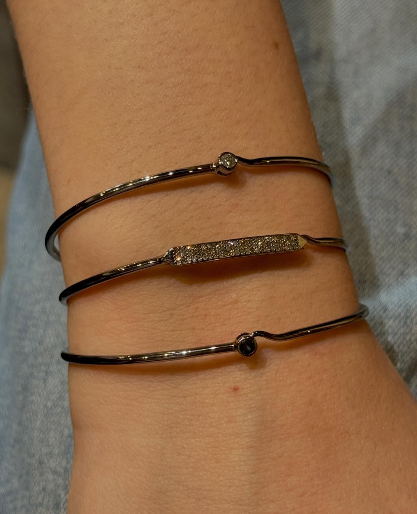 who doesnβt love some sapphire and diamonds πππͺ© #beadlounge #diamonds #bracelet #smallbusinesslove #woodlandhills