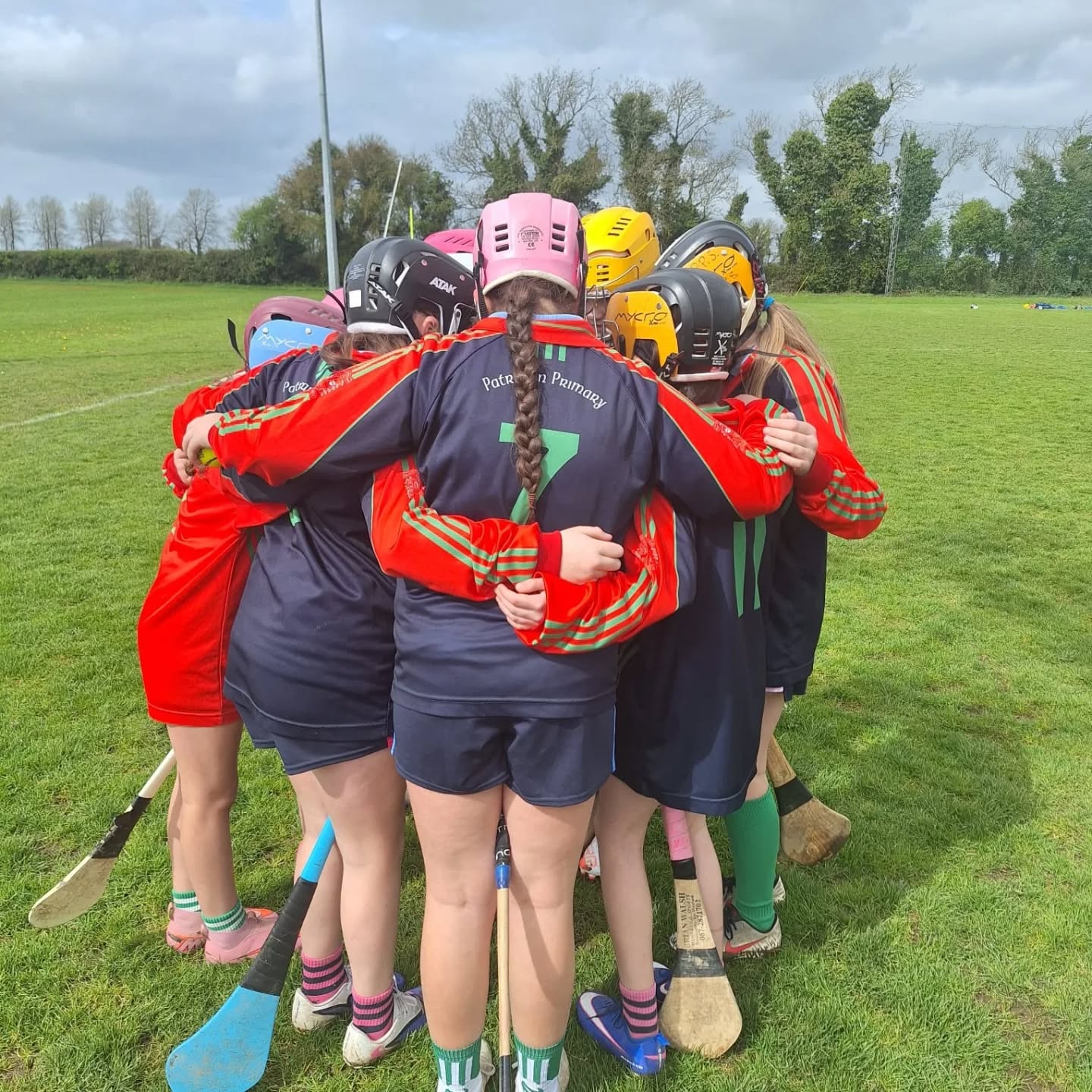 Well done to our Mini 7s camogie team who took part in the Mini 7s Finals blitz today. It was brilliant to see some of the wonderful skill and teamwork on display with superb performances all round. Congratulations to Mercy Convent, Naas on winning the competition.