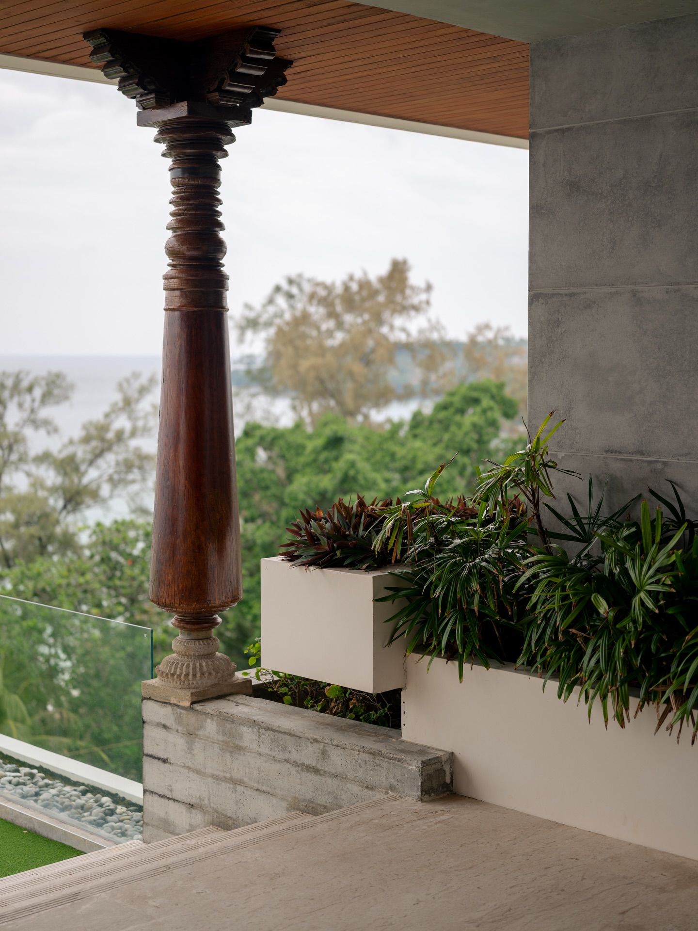 Nature softened through thoughtful design.
Maya Anda Villa
#bluesiam #bluesiamvillas #surinbeach #phuket #thailand