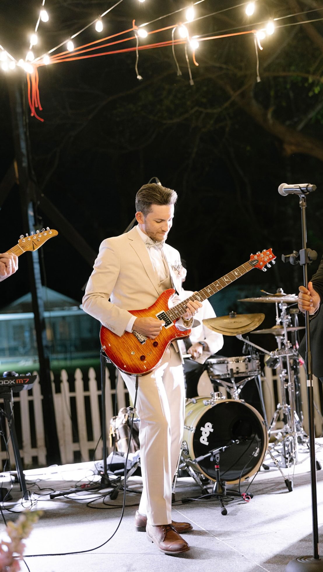 When the groom surprises everyone 🤩🤭🎸
Truly the best moment was my hubby getting on stage to play the guitar! Thank you @undercoverbandtx for letting him do what he loves at his wedding, you guys are the best!!! 🤍
Video: zacpiccione
Band: @undercoverbandtx
Caterer: @cityviewcatering
Baker: @dessertsbyholly
Stage + dance floor: @elevatedavproduction
Florals: @pecanhillfloristandgifts
Planner: ME
Rentals: @texaseventstoremember
Day of Coordinator: @watertowineevents
Venue: our home 💗
#houstonweddings
#plannerturnedbride
#houstonweddingplanner
#texasbride
#weddingreel
#weddinginspo
#bridetok