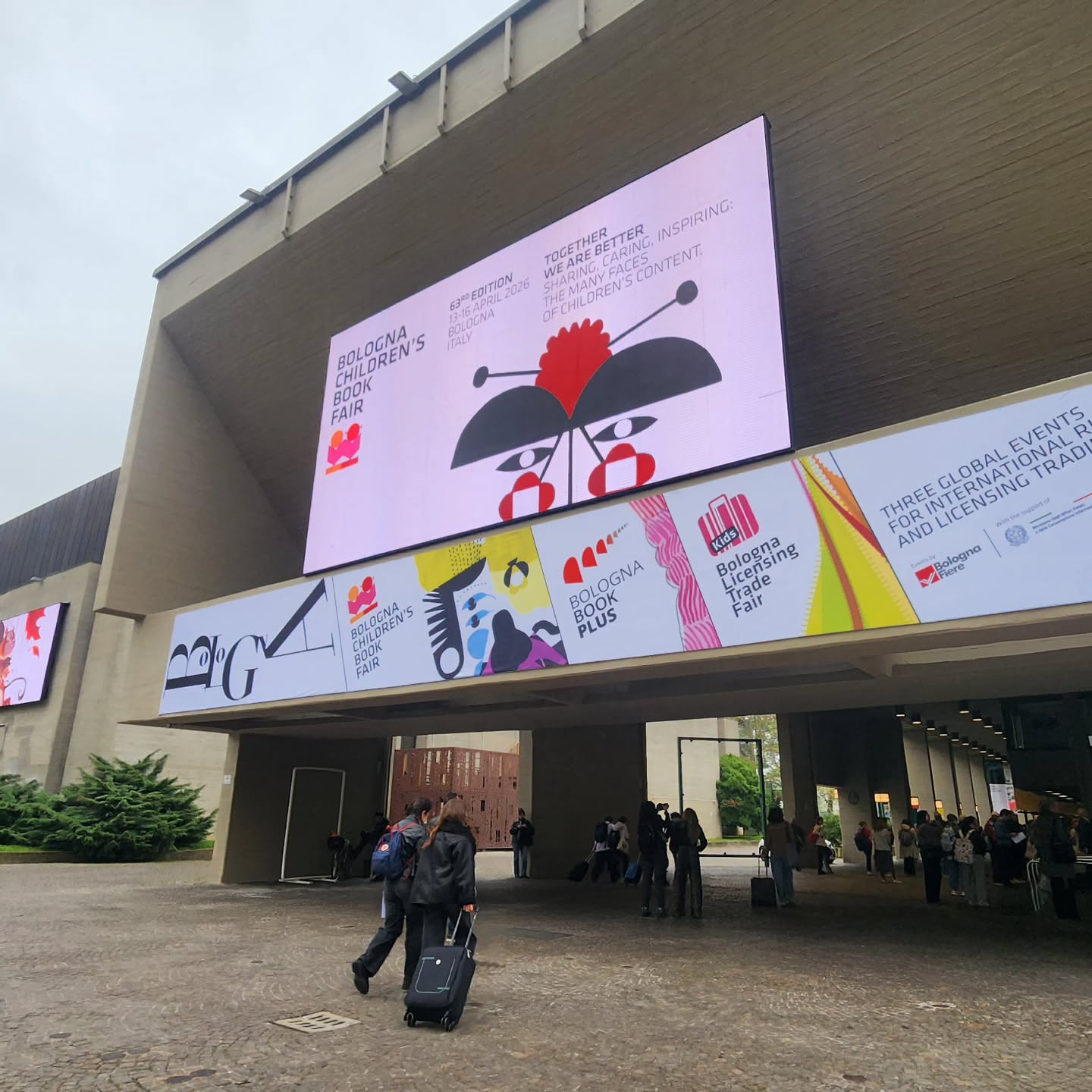 Un resumen del viaje de Calcetines Animados a la Feria Internacional del Libro de Bolonia y la Donación que hicimos a la biblioteca de la ciudad.
Gracias a tod@s con quienes nos reunimos y con quienes haremos proyectos lindos para el futuro.
Nos vemos a la próxima ✨️📚