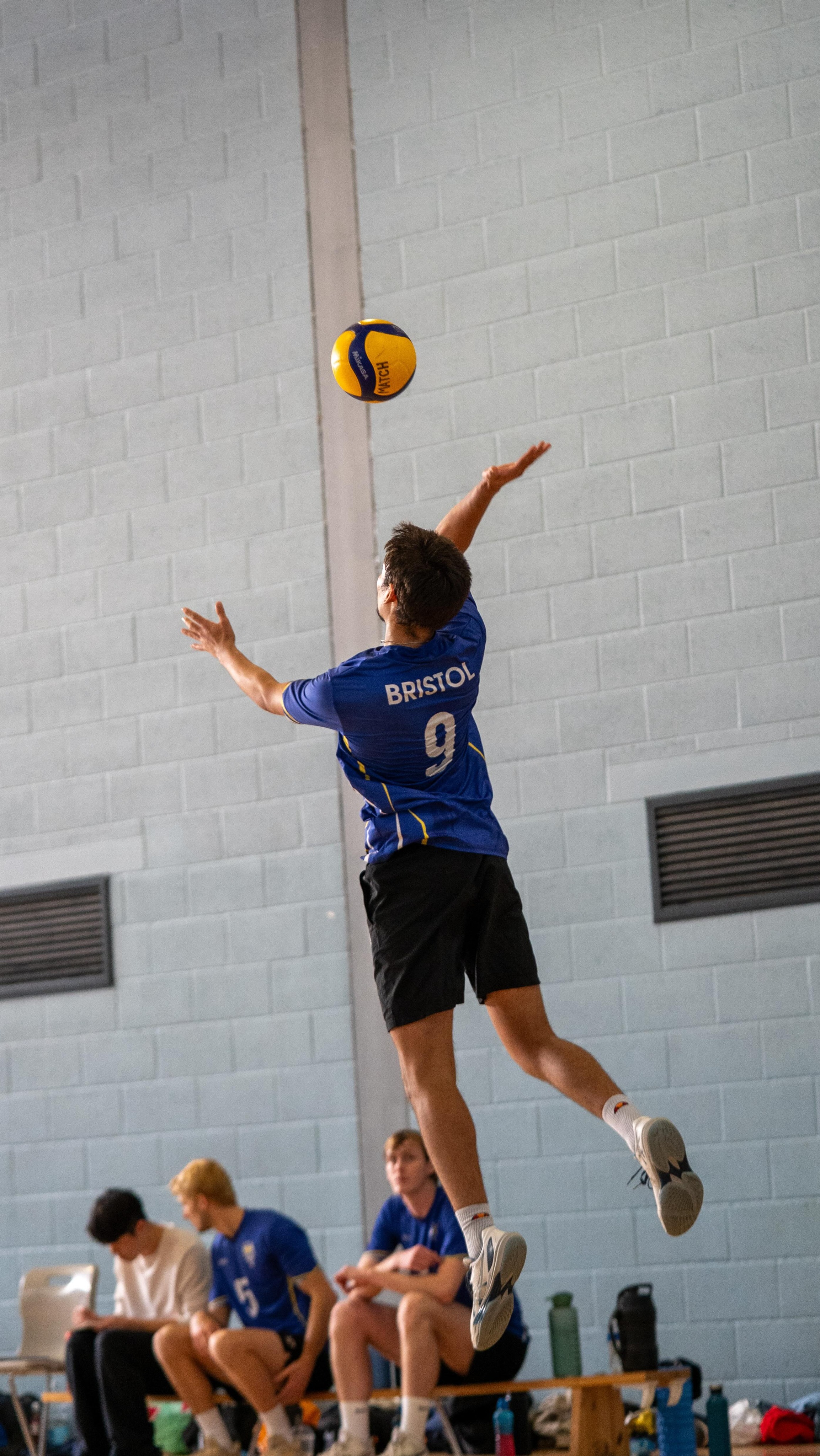 Straight down the line, past the block β unstoppableππ
.
.
.
#WeAreBVC #BristolVolleyballClub #BVCMens1 #VolleyballEngland #BristolSports