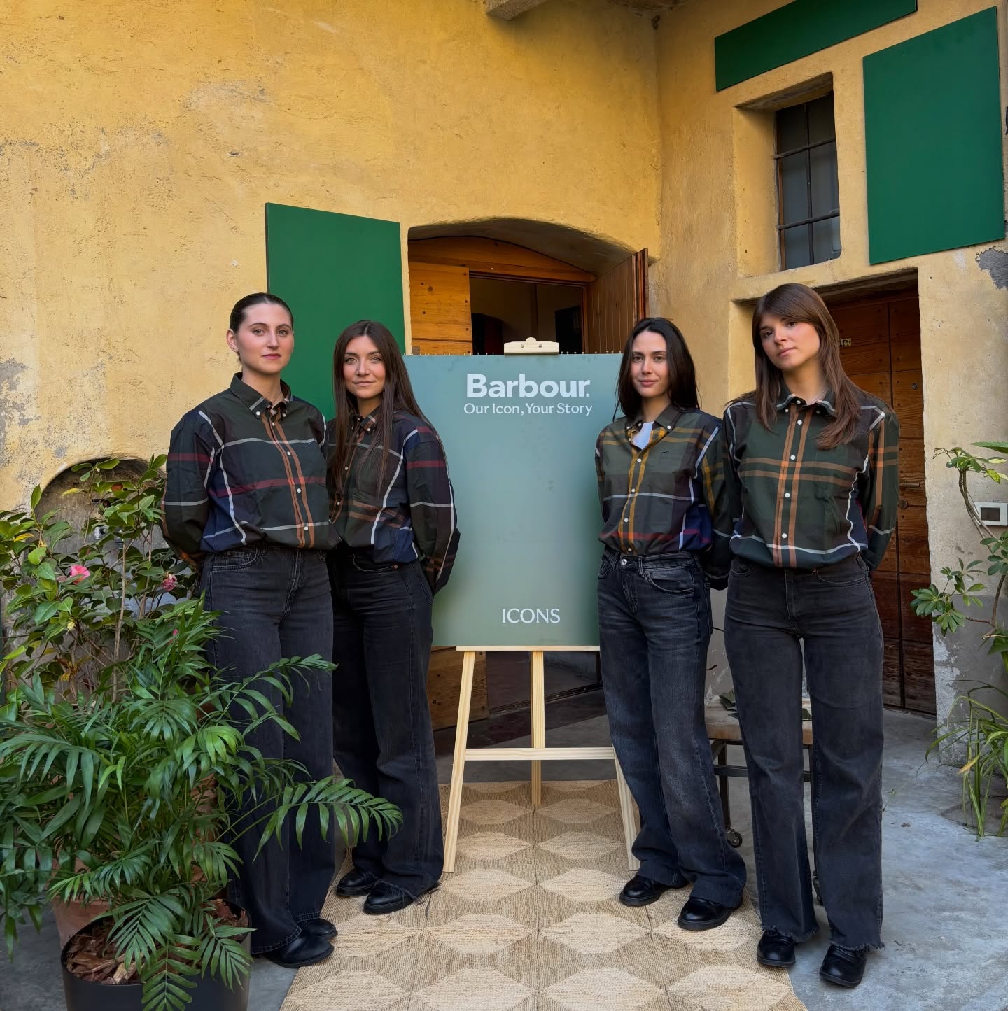 🤠BARBOUR🤠
@barbour
@pilotroompr
•
•
•
#OurIconYourStory#BarbourIcons#BarbourWayOfLife#Milano