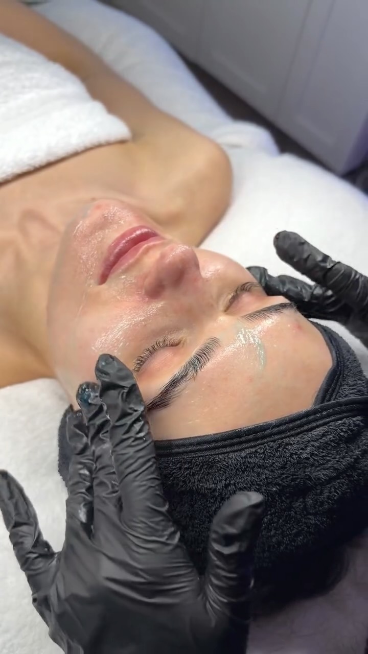 The @isclinical_uk Fire & Ice Treatment is the perfect, resurfacing treatment with ZERO downtime✨
Brightening, hydrating and smoothing - you can see results from just one session!
#isclinical #fireandice #resurfacingfacials #skinclinicmanchester #skinclinicaltrincham