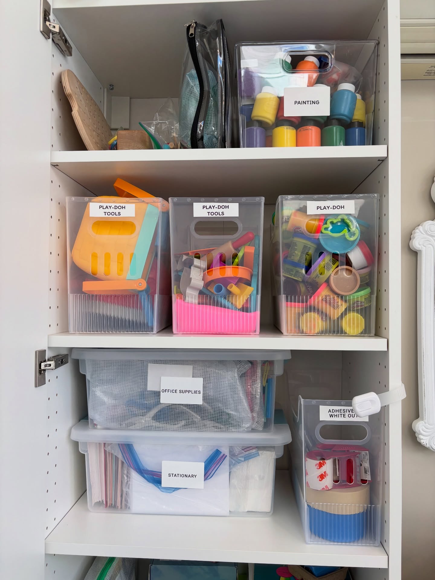 When everything has a place, creativity flows.
Organizing kids’ art supplies isn’t just about making it look nice — it makes it easier for them to see what they have, grab what they need, and actually use it.
Less clutter, more creating.
Save this for inspiration and DM me if you’re ready to set up a space that sparks creativity at home.
#KidsArt #PlayroomOrganization #CreativeSpaces #OrganizedHome #HomeOrganization