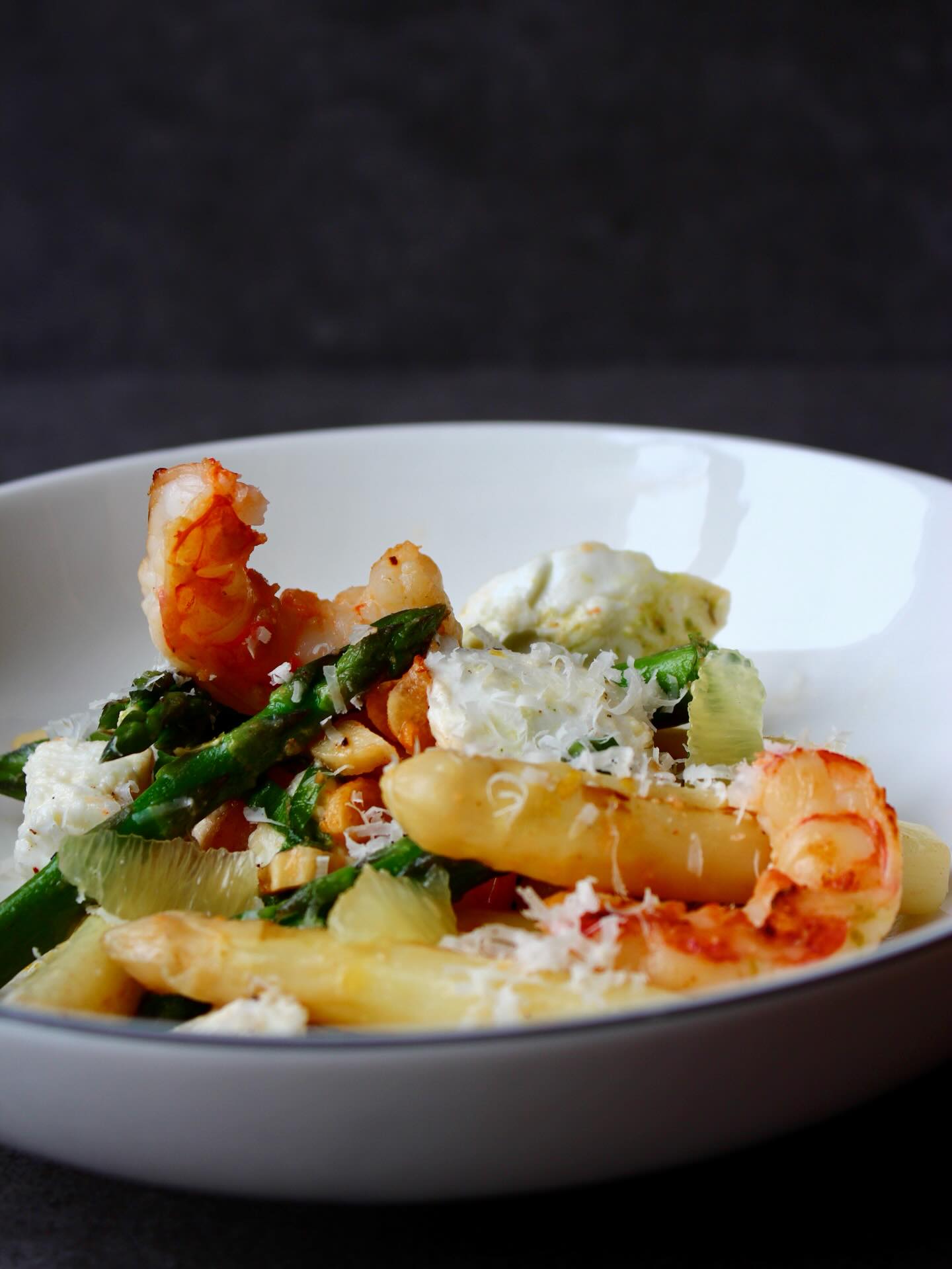 🌿 Fresh Spring Asparagus Salad with Prawns and Citrus Flavors 🍋🦐
Quick to prepare, light, and full of flavor – this asparagus salad brings spring straight to your plate! ☀️
#springvibes🌸 #springsalad #quickmeals #asparagusrecipes #prawnrecipe