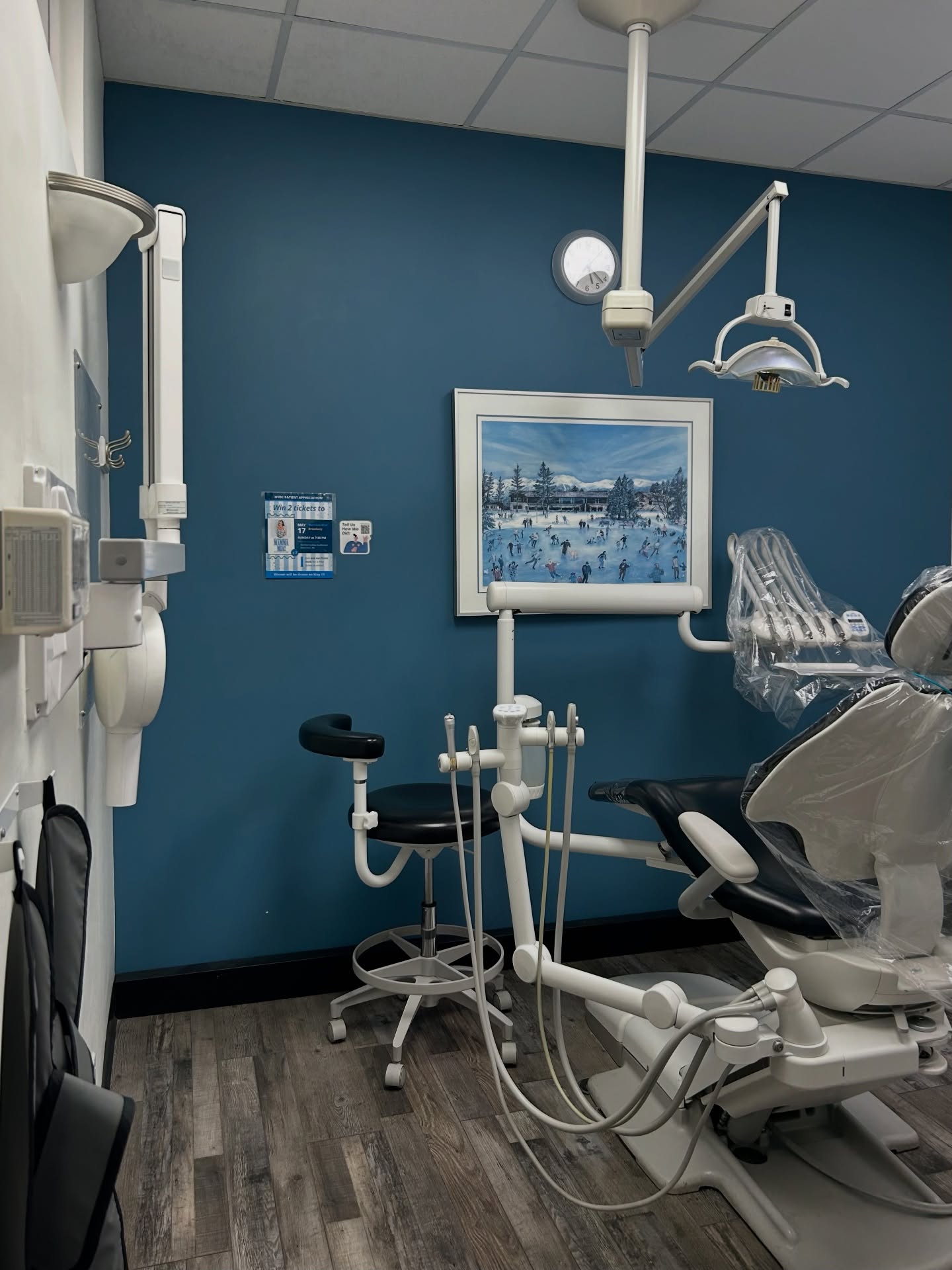 You’re invited to your dental appointment🦷✨ A friendly reminder that your oral health is our priority🤩 Also, our patient appreciation draw is still ongoing. Book your appointment and enter to win 2 tickets to the BROADWAY musical, Mamma Mia!
Winner will be drawn on May 11 before 4PM. Don’t miss out on entering!
📍2035 111 St, Edmonton AB
#hvdc #yegdental