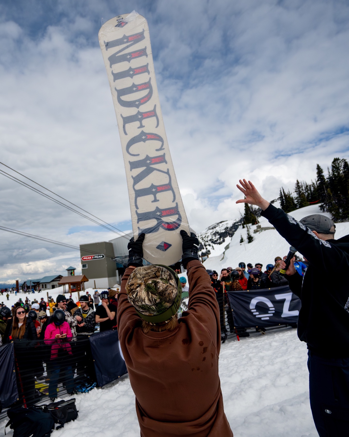 YEEHAW!
@nideckersnowboards came through for The Grind in Whistler.
Boards went out. Stoke went up.
And Nidecker rider @nic.razzz helped pick a winner who walked away with a Sensor – Craig McMorris pro model.
We’re not done yet.
More boards to give away. Stay tuned. ⛓️