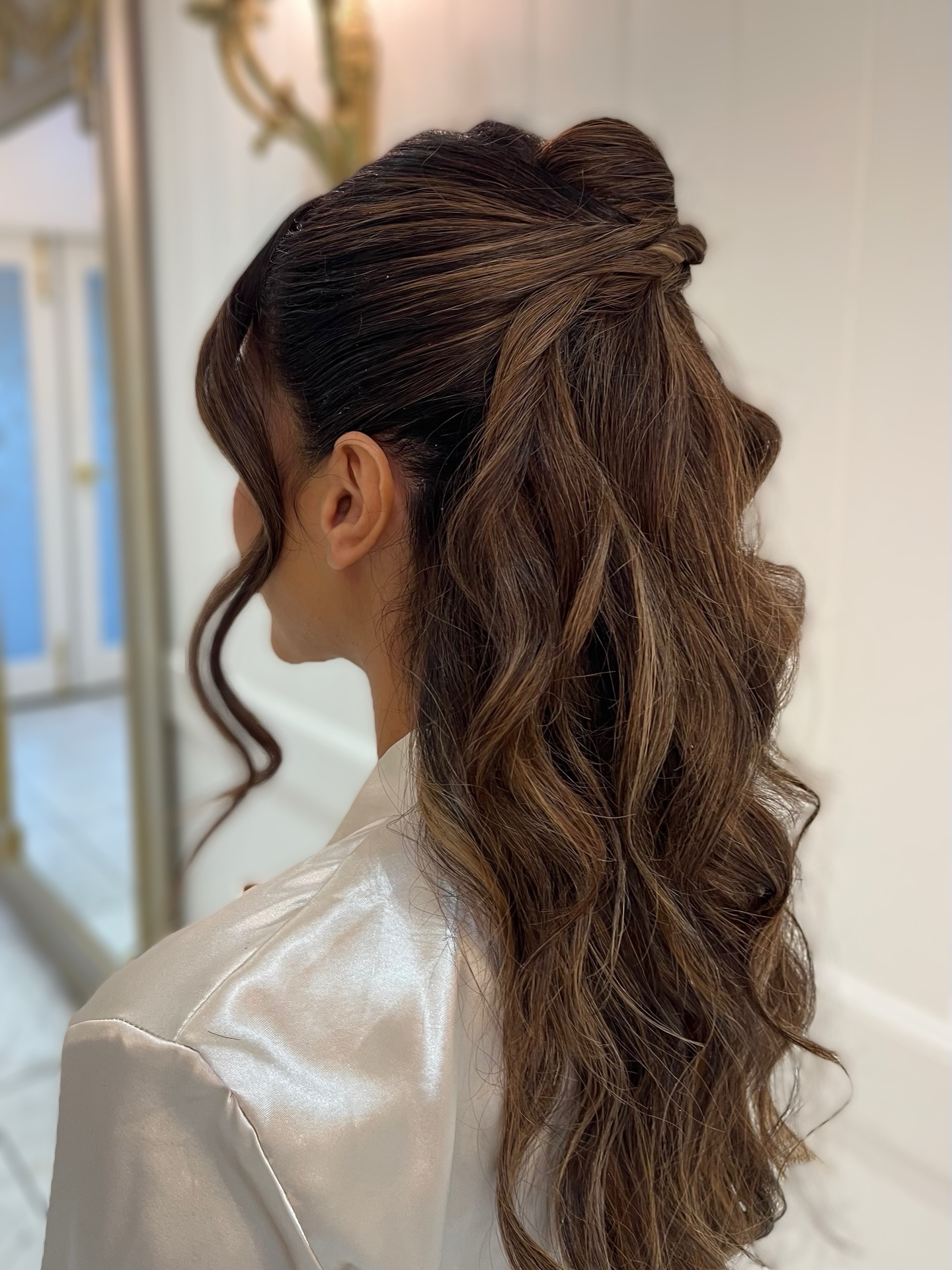 Textured half up/half down bridal hair by the wonderful BRIDGETTE 💫
Servicing Sydney, Southern Highlands, NSW South Coast and other select venues - BRIDAL GLOW CO 💕 All enquires via our site x