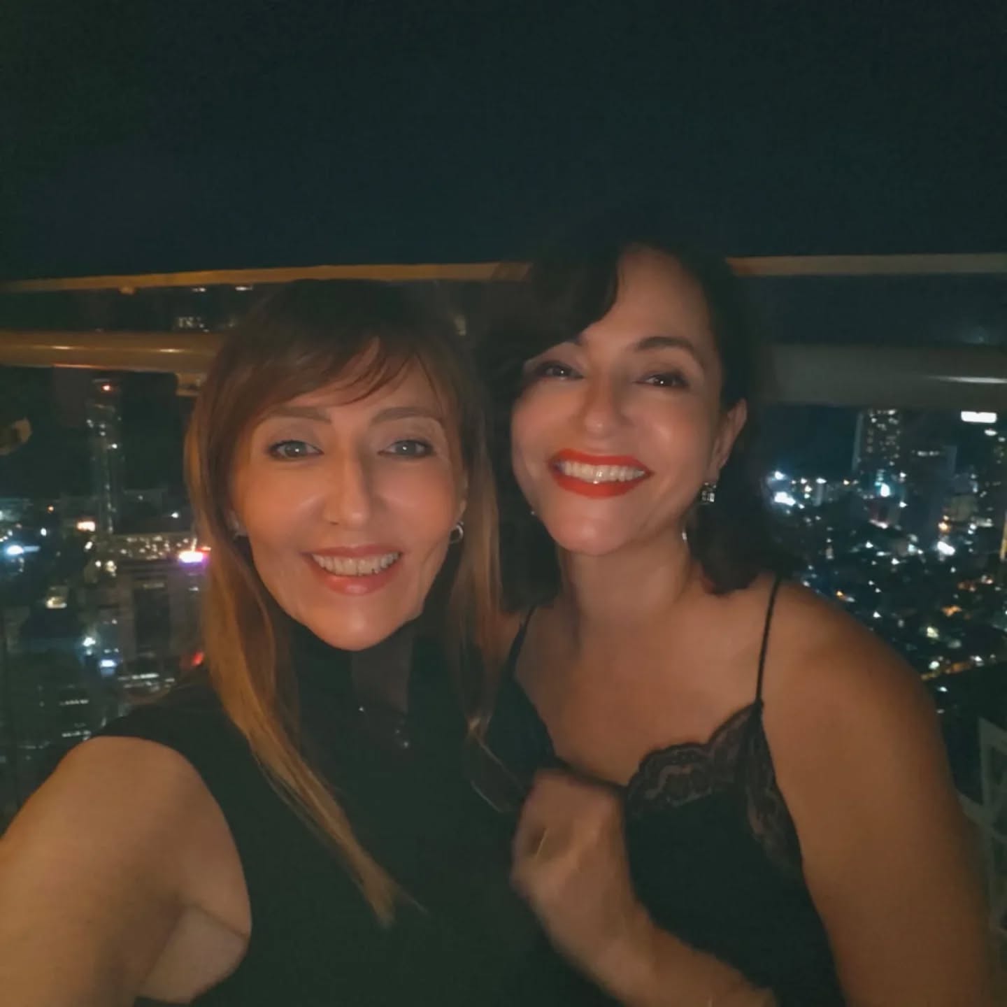 With my bestie, my sis, @ketty_salafia. She is always on the lookout for new and happening places. This is definitely a fabulous one on the 50th floor @charcoal_cmb !
.
.
#colombo #colombomoments #srilankatravel #colombostyle