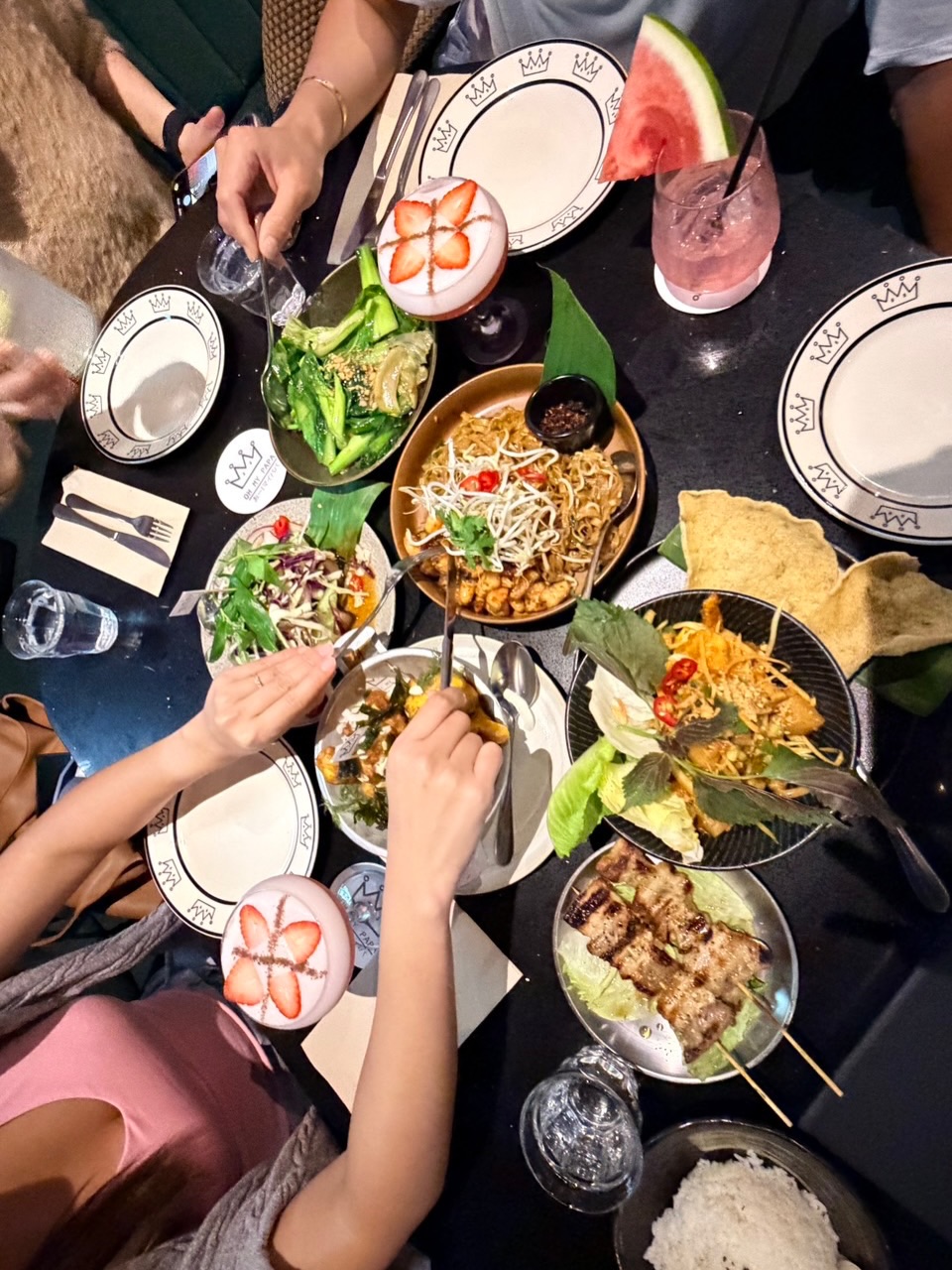 Oh My Papa 🍜🔥
Food made for sharing, vibes made for staying.
Big flavours, loud laughs, and a table full of good times.
Come hungry, leave happy 😏✨
#ohmypapaeastend
#ohmypapaasiandining
#newcastlensw