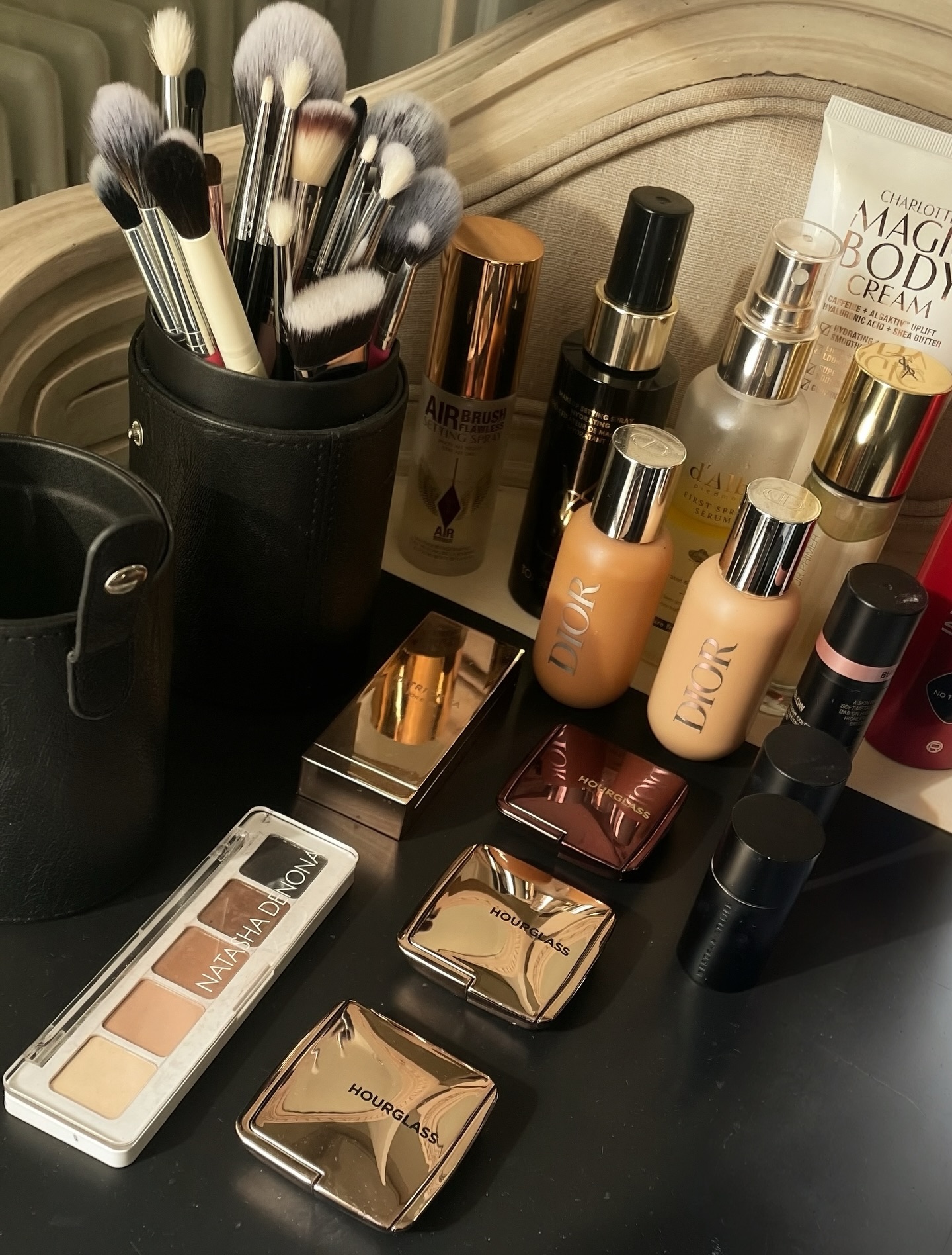 One thing I wish you knew, it didn’t start like this ✨
When I started my business I had £50 in my bank account
2 children under 2 and
We were a year into Covid!
I started off with drugstore makeup, honestly no hate because I still love some bits BUT I was so desperate to have a luxury kit and I can finally say I’m there and it’s all for you (occasionally myself too!) ❤️
