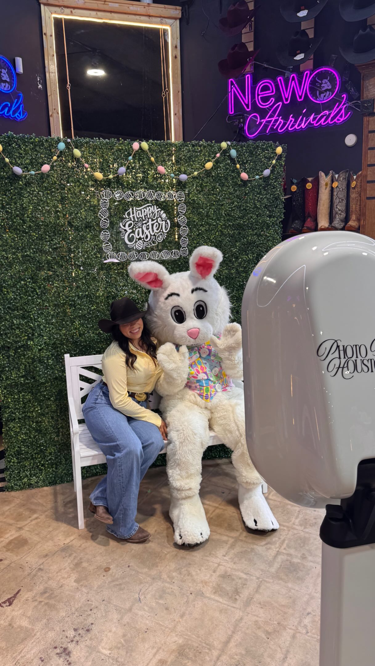 Still smiling over this one. Getting to bring our Photo Booths to @rockemofficial Houston locations was such a fun moment for us. We love being part of events that bring people together and create memories they’ll actually want to keep. Thank you for having us out and supporting our small business 🤠📸
#PhotoBoothHouston #HoustonPhotoBooth #HoustonEvents #HoustonSmallBusiness #EventPhotoBooth BrandActivation