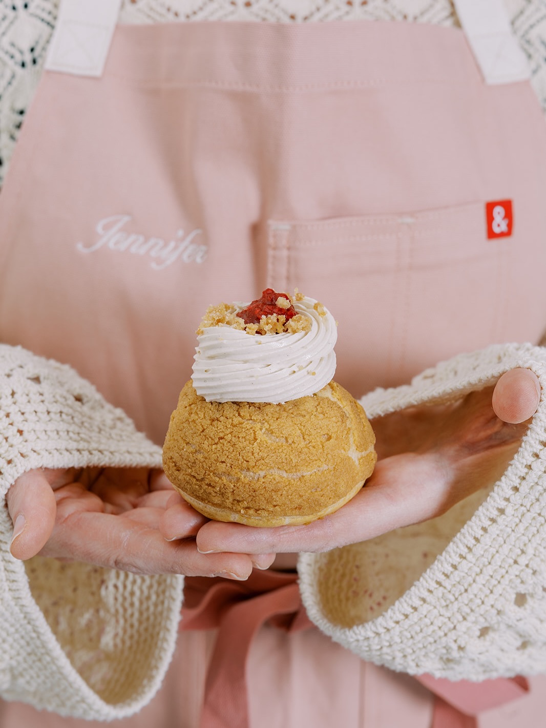 🌼 Orders are now open for our Mother’s Day Dessert Collection- pick up May 9! 🍌 Banana Cream Pie, Strawberry Shortcake, Watercolor Macarons, lots of cookies, Raspberry Cream Puffs, Coffee Cake & more. We won’t be hosting another Pop Up until later this year so placing an order is the only way to reserve desserts. 💛 Treat the special women in your life to something sweet!