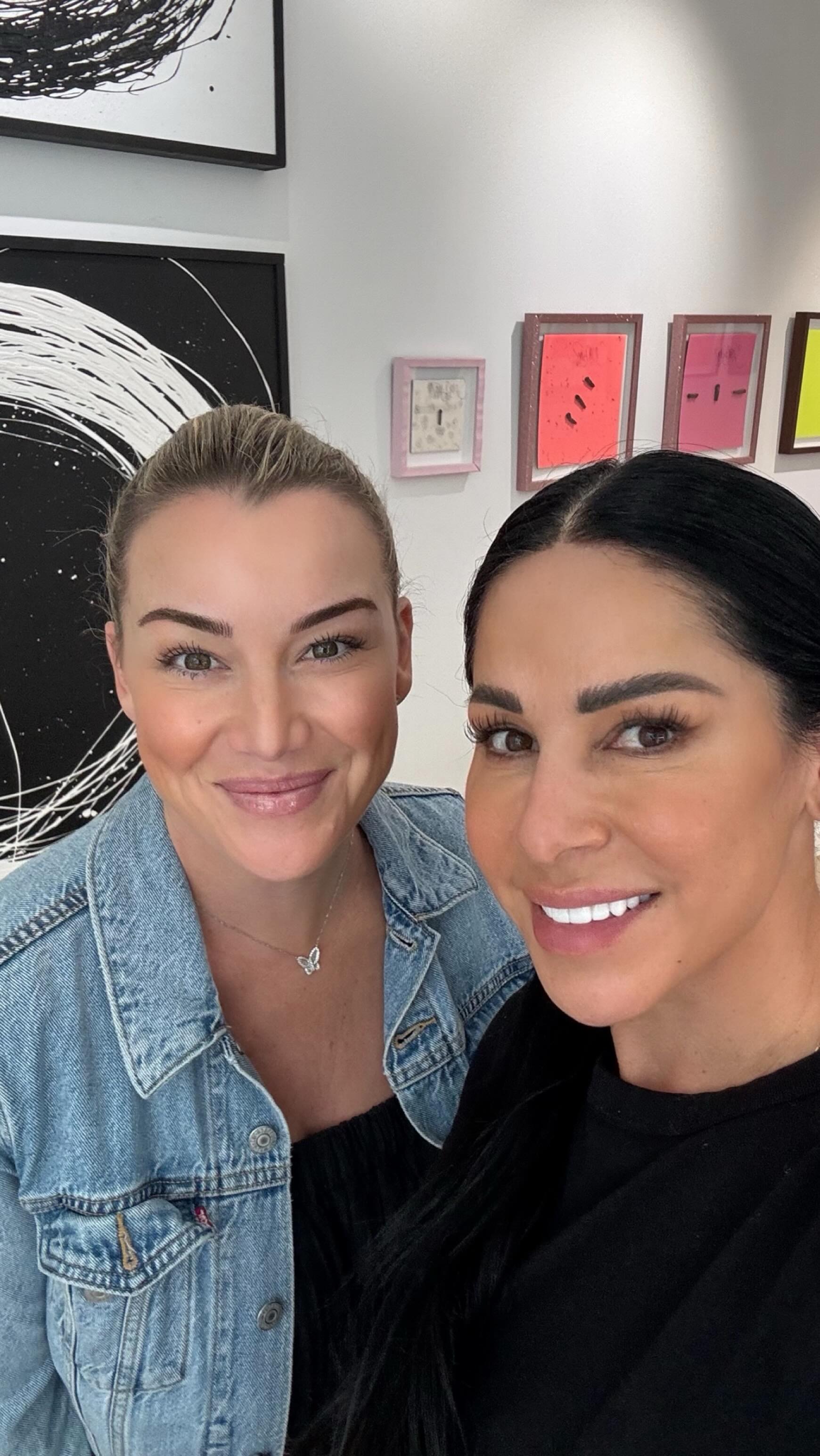 Look who stopped by today for a little brow makeover. @hannahferrier234
Such a fun session, I loved every minute. Thank you for trusting me. Big hugs ✨ #bravotv #belowdeck