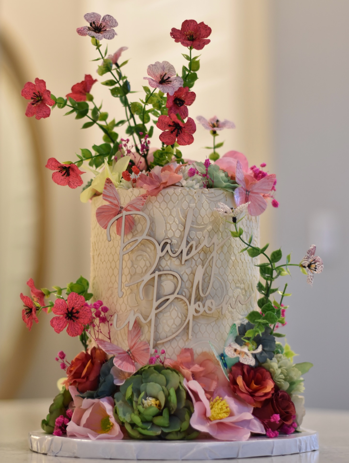 April showers… spring flowers… and the sweetest baby bloom 🤩😍🌺🌿🌸🩷
#ediblesbykisses #friscobakery #friscomoms #friscocakes #dfwcakes