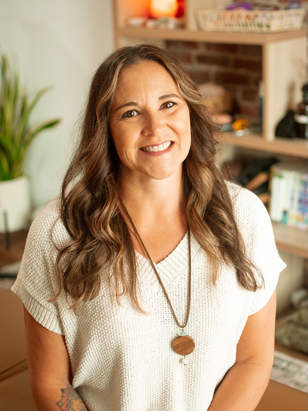 Wild Bloom just upgraded to TWO rockstar chiropractors! We want to officially announce our new Associate Chiropractor - Dr. Jodi Dixon!
Dr. Jodi started with us this month and sees patients on Wednesdayâs from 9-1 in the office. A little about Dr. Jodi! âŹď¸
She used to own her own practice in Georgia before moving here with her family. She is enjoying the semi-retired life while being busy with her two sons. She enjoys being with her family, doing yoga, and being active in her church.
Some of her qualifications include diversified/manual adjustments, activator technique, sacral occipital technique (which is great for babies + kids!), muscle work, and Webster Certification through the ICPA (for our pregnant + postpartum moms!). She has over 20 years of clinical experience that she is excited to bring to Wild Bloom Chiropractic.
With her joining the team, we are able to offer more open scheduling and more new patient availability. Feel free to jump on her schedule and see both providers if you wish. You wonât regret it!
Make sure to give Dr. Jodi a warm welcome. We are so excited to have her as a part of our team!