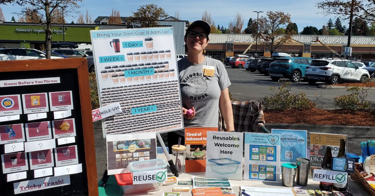 Had a great time Saturday at the @newseasonsmarket recycling event in Milwaukie telling folks it's now legal for restaurants to pack meals into consumer-owned containers! @oregonmetro has easy to follow guides at choose2reuse.org!